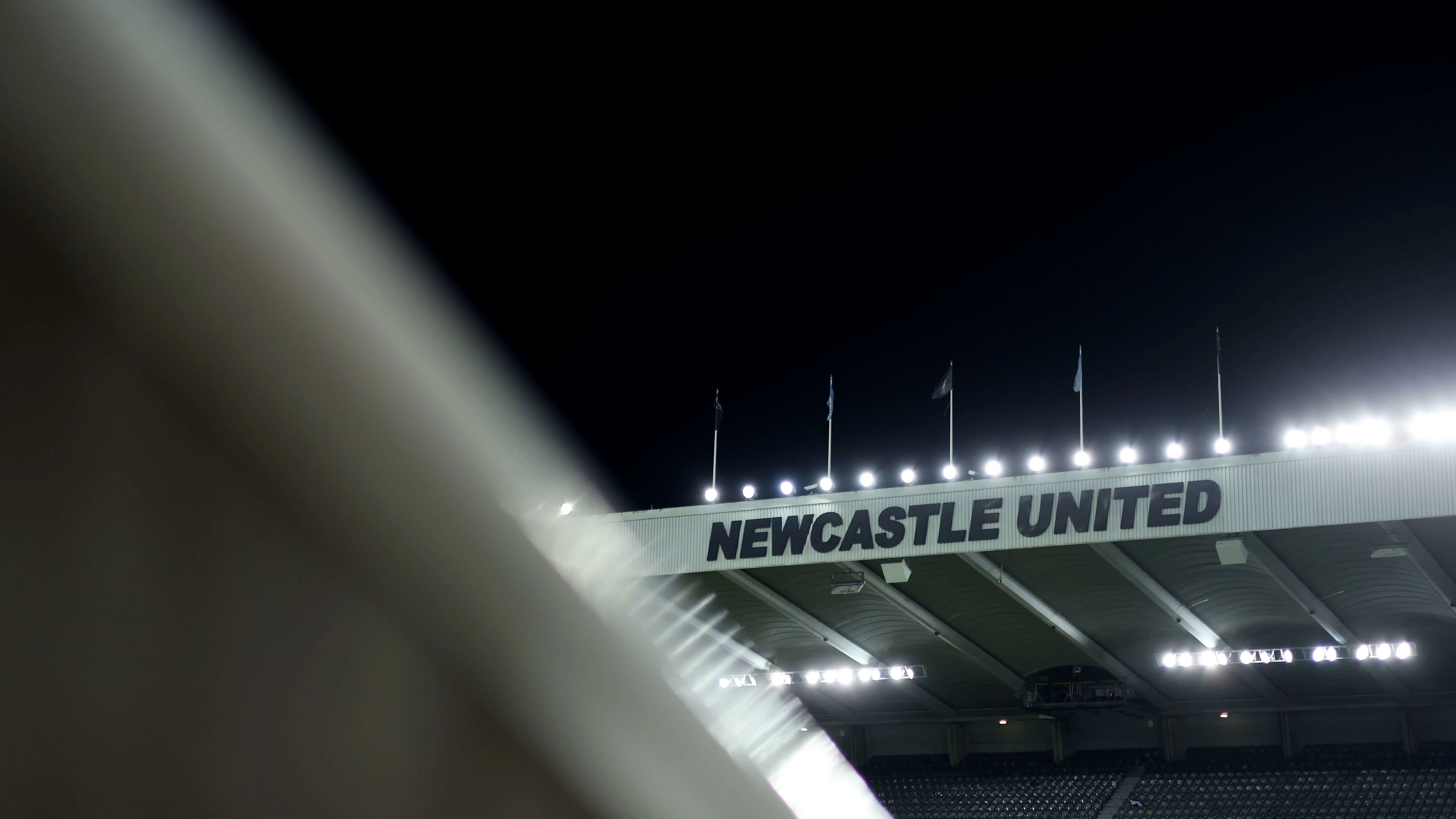 st-james-park-floodlights