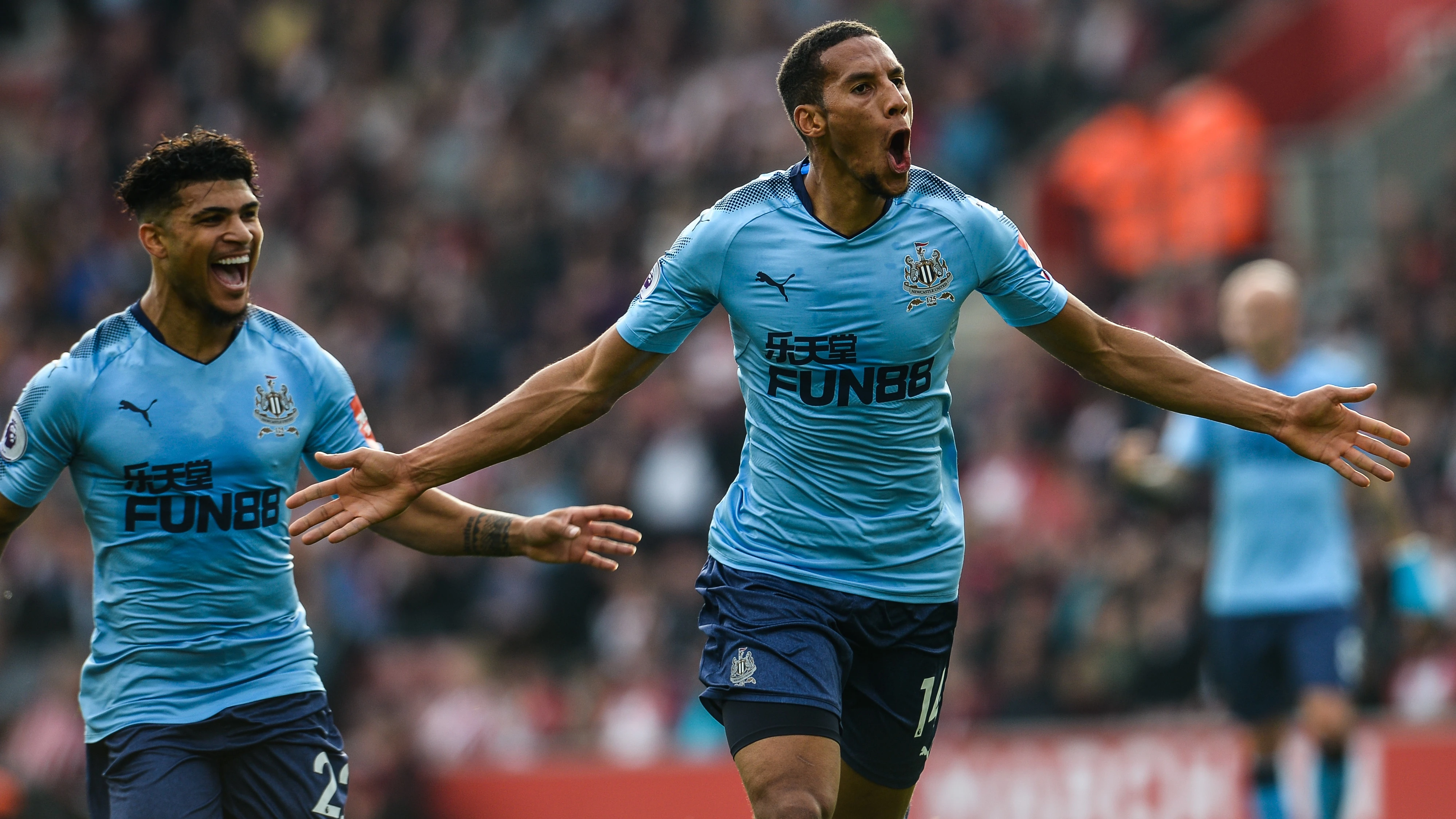 isaac-hayden-celebrates-southampton