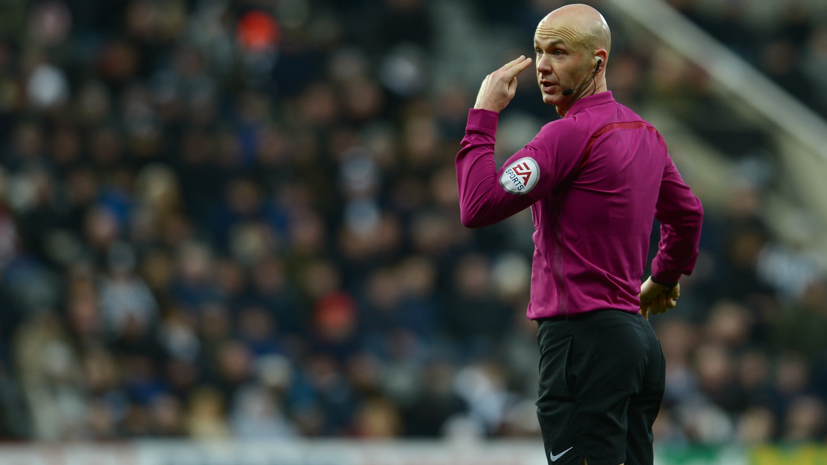 anthony-taylor-referee-brighton