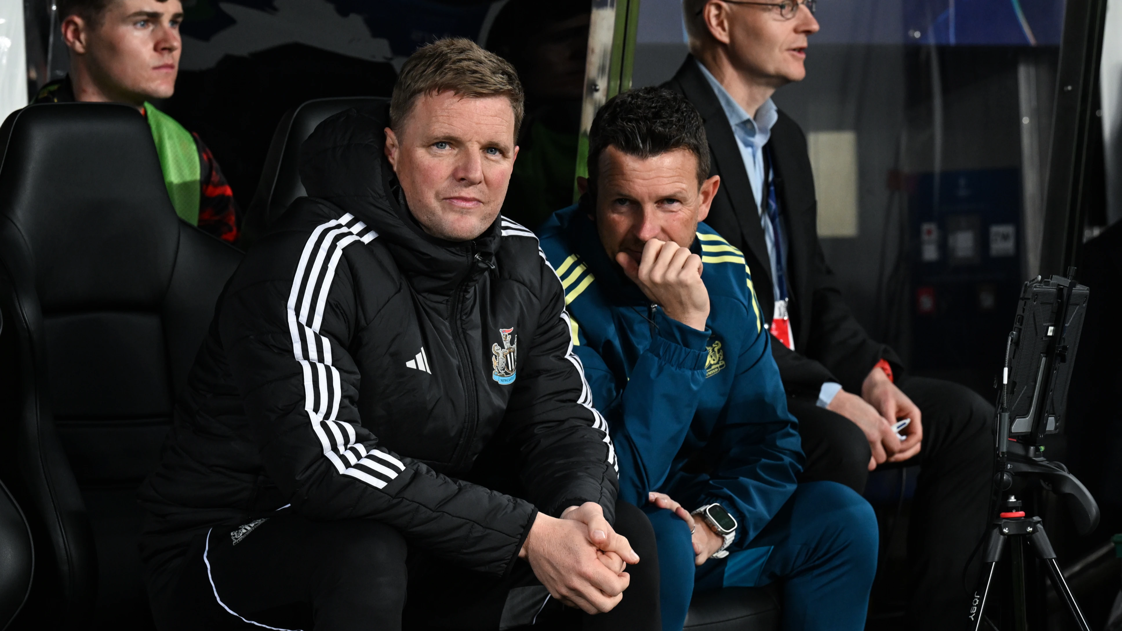 Eddie Howe on the bench