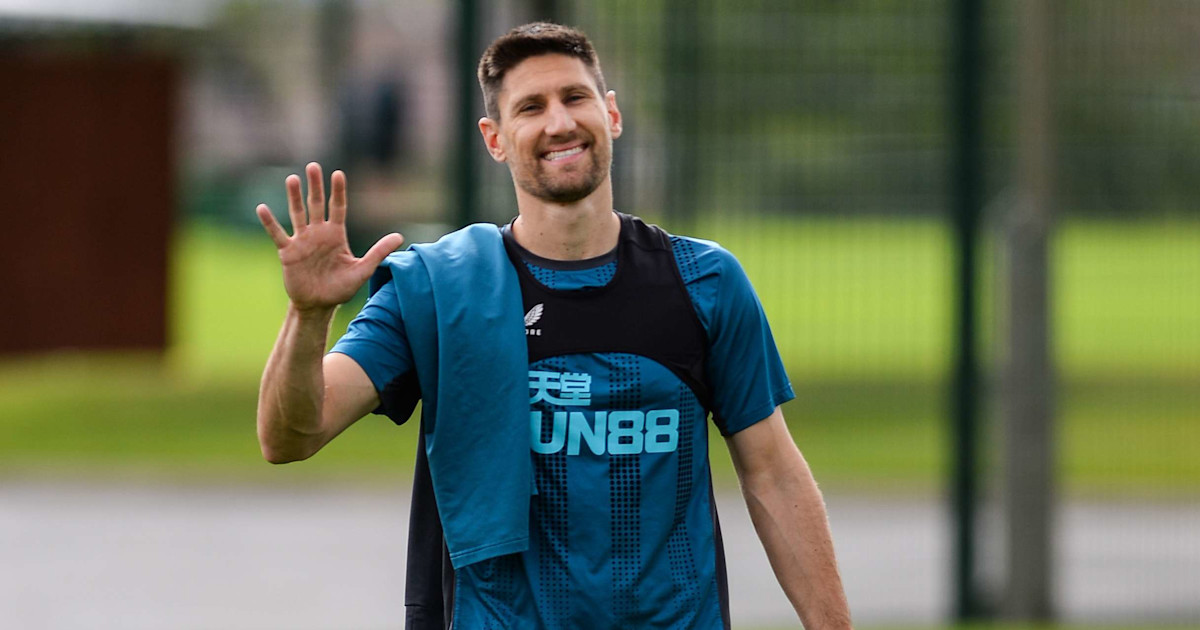 Federico Fernández joins Elche CF Newcastle United