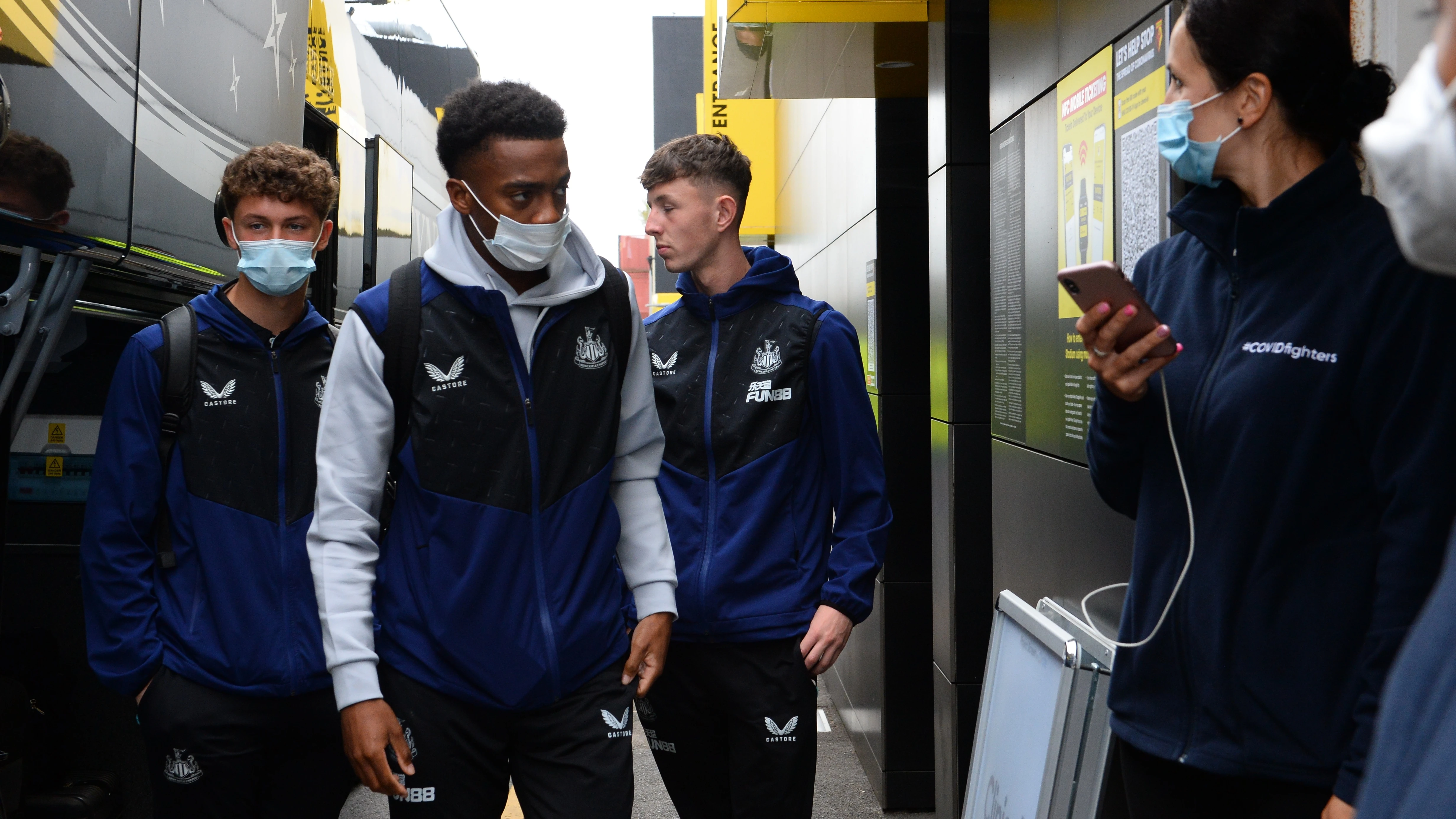 joe-willock-arrives-watford