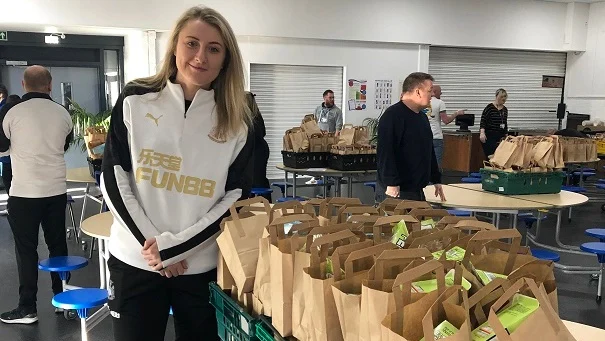 becky-langley-food-parcels