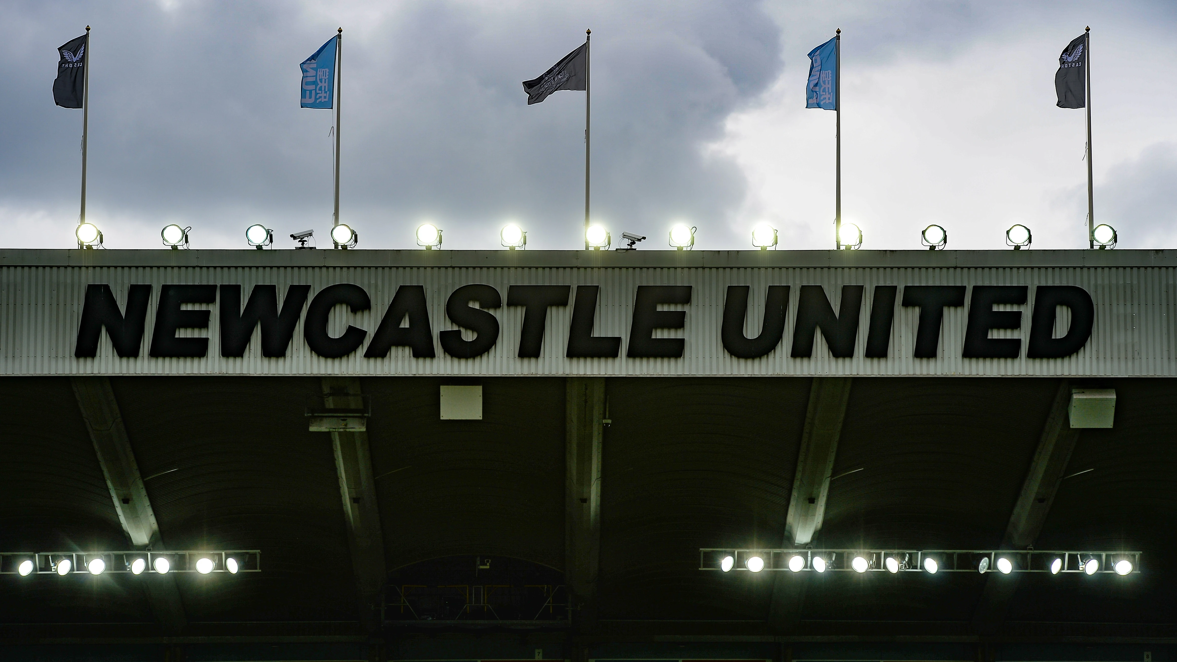 newcastle-united-flags