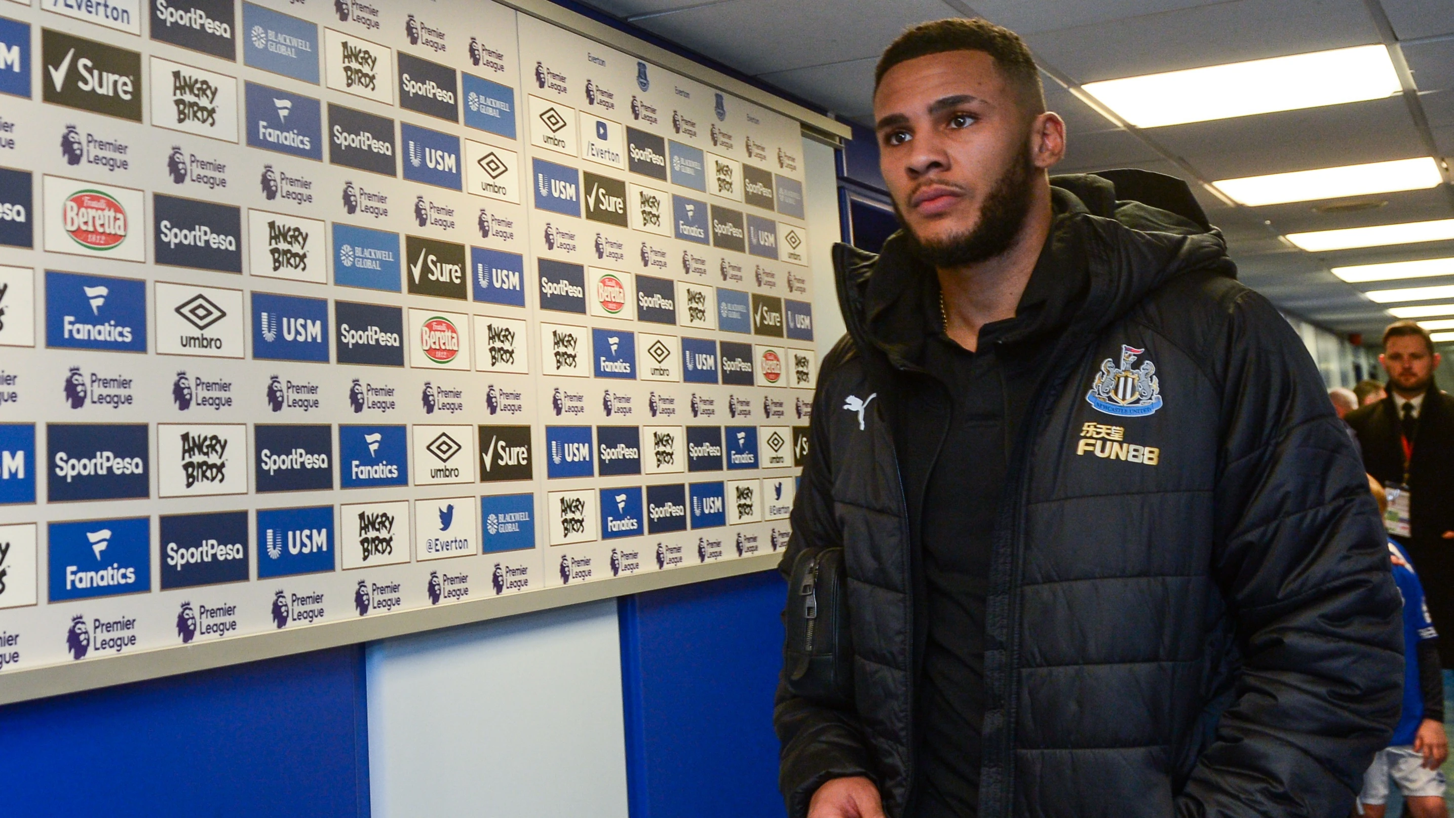 jamaal-lascelles-everton-arrives