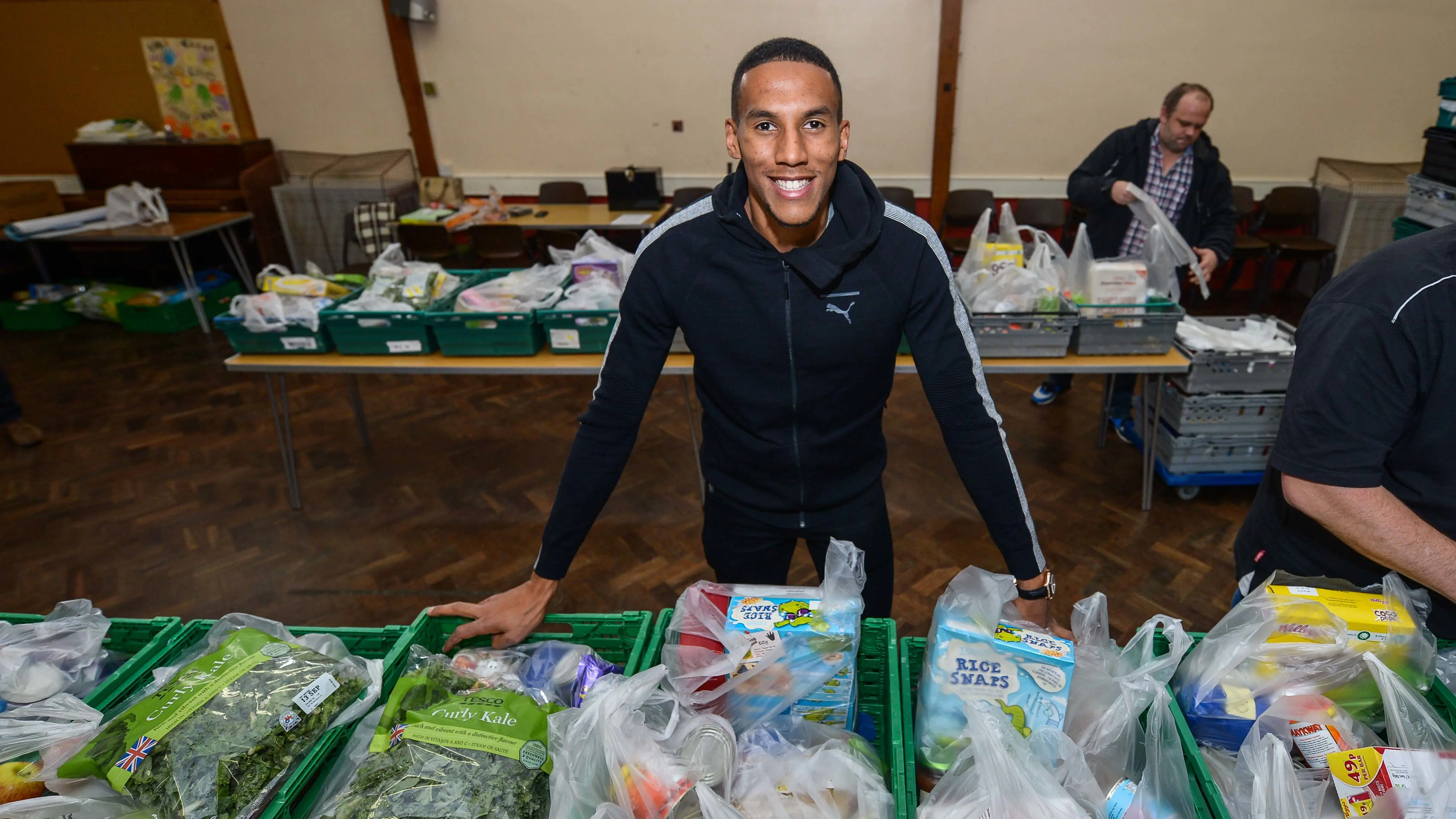 isaac-hayden-helps-foodbank