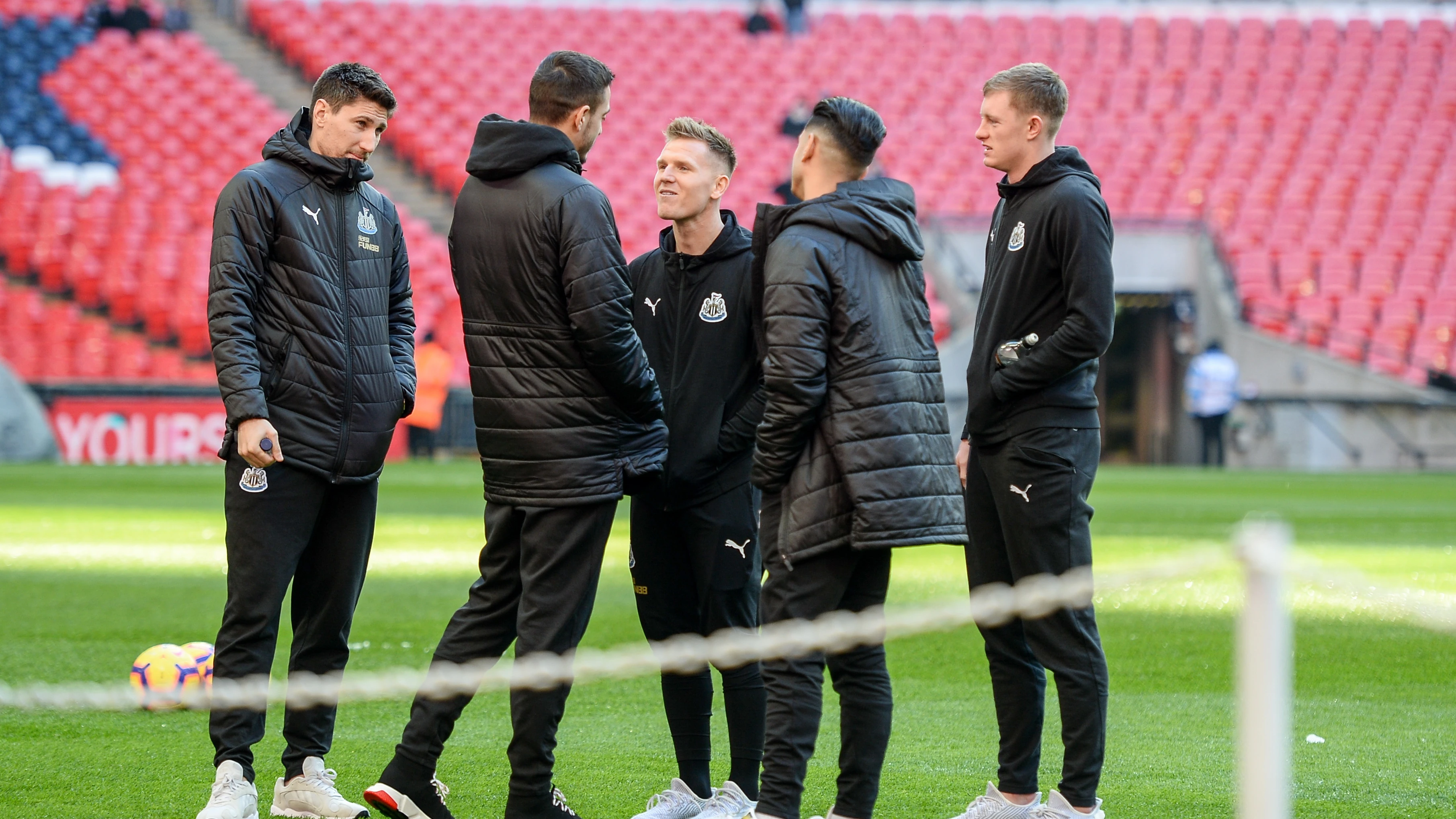 players-talk-wembley