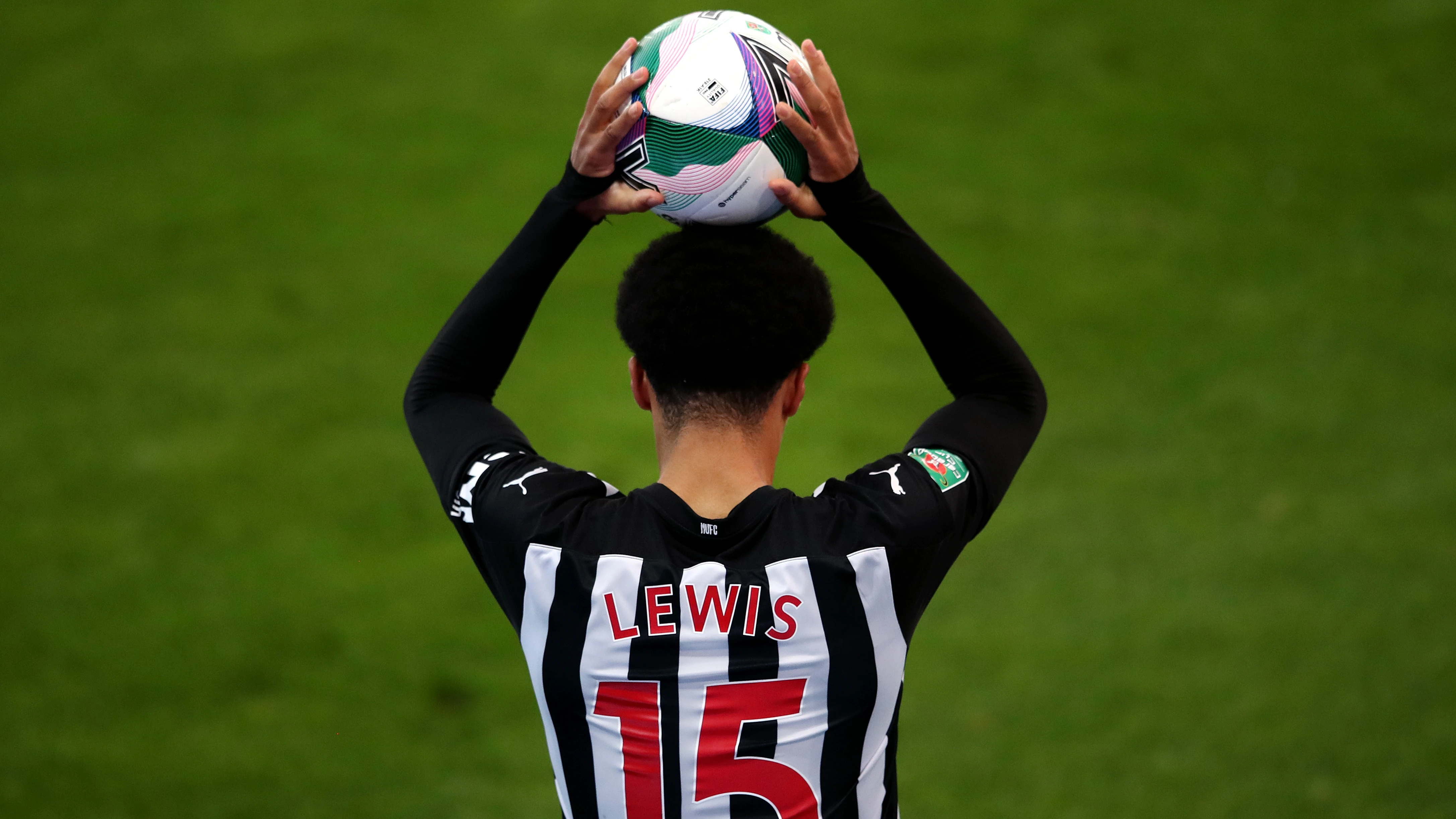 jamal-lewis-carabao-cup-throw-in