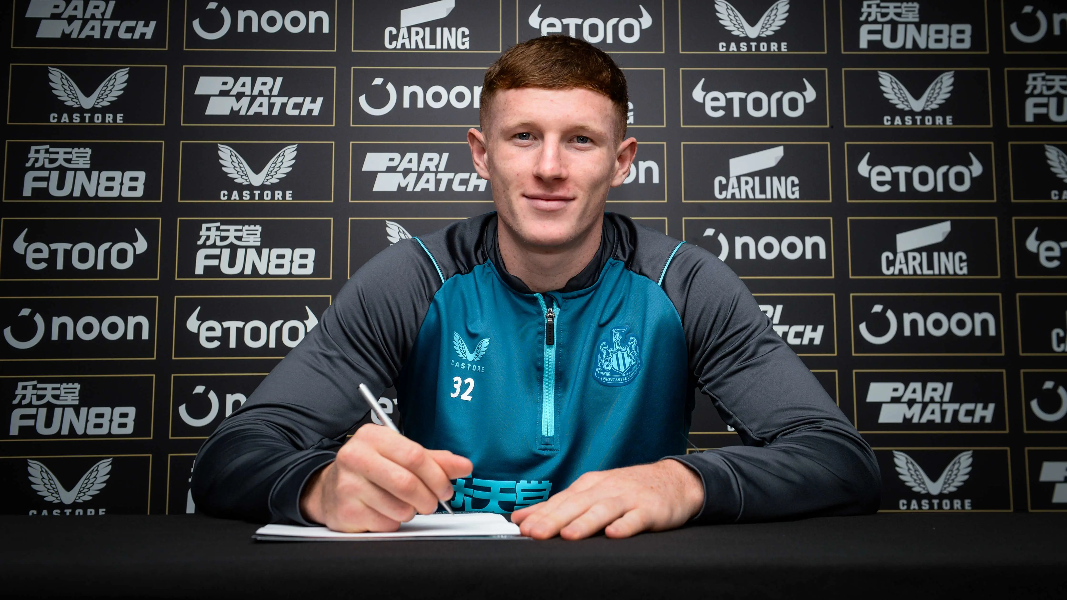 elliot-anderson-signs-contract