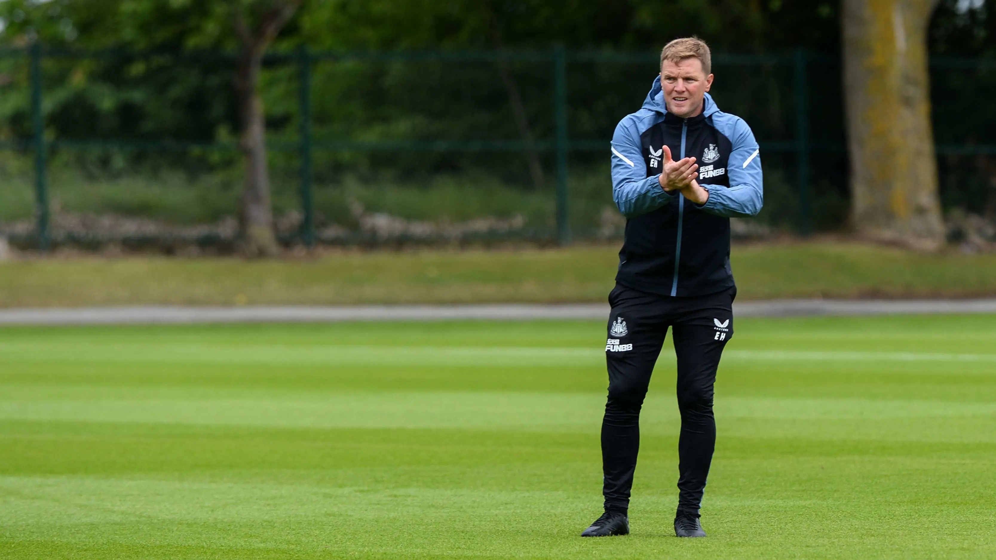 eddie-howe-clapping-training