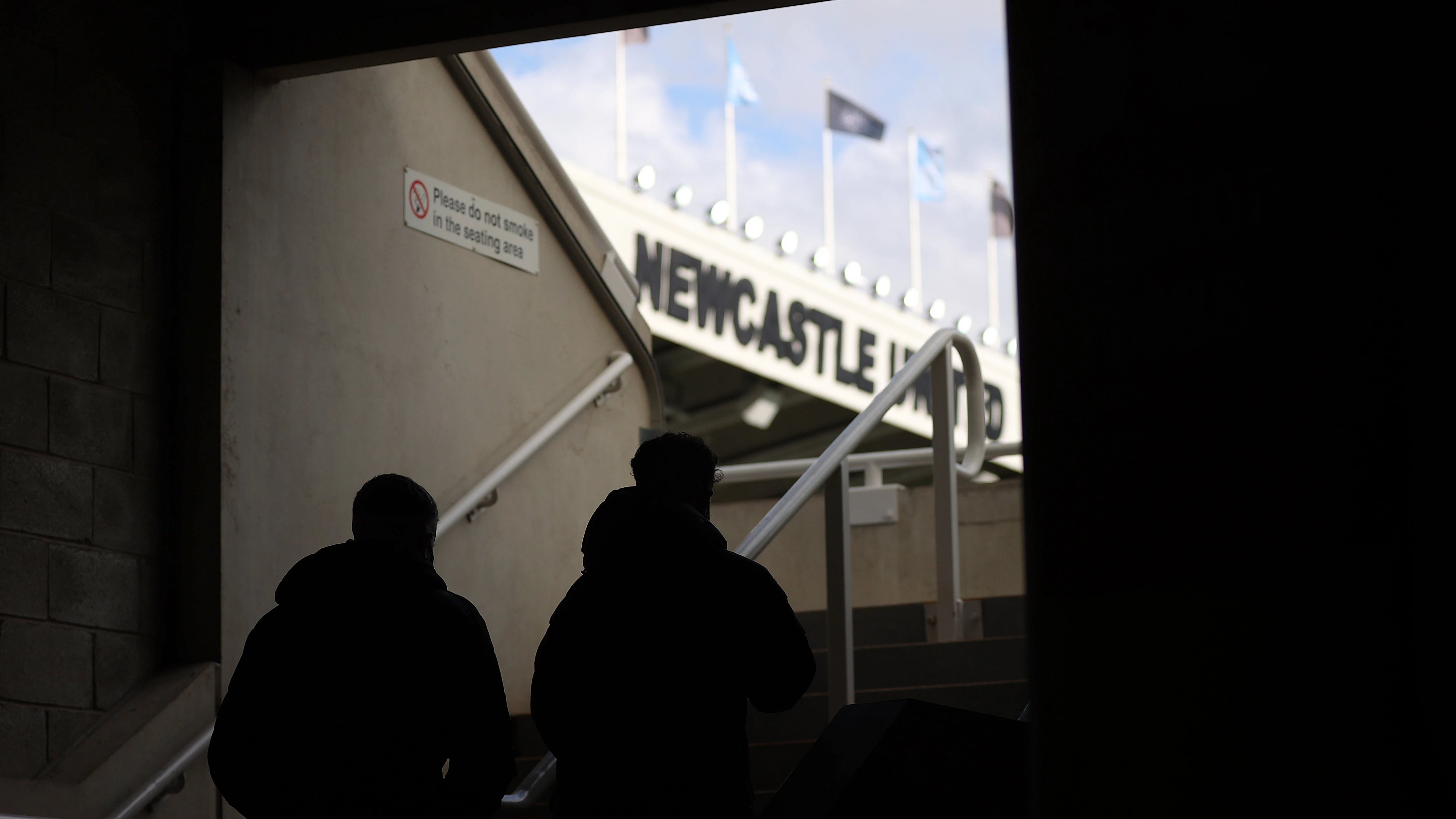fans-returning-st-james-park