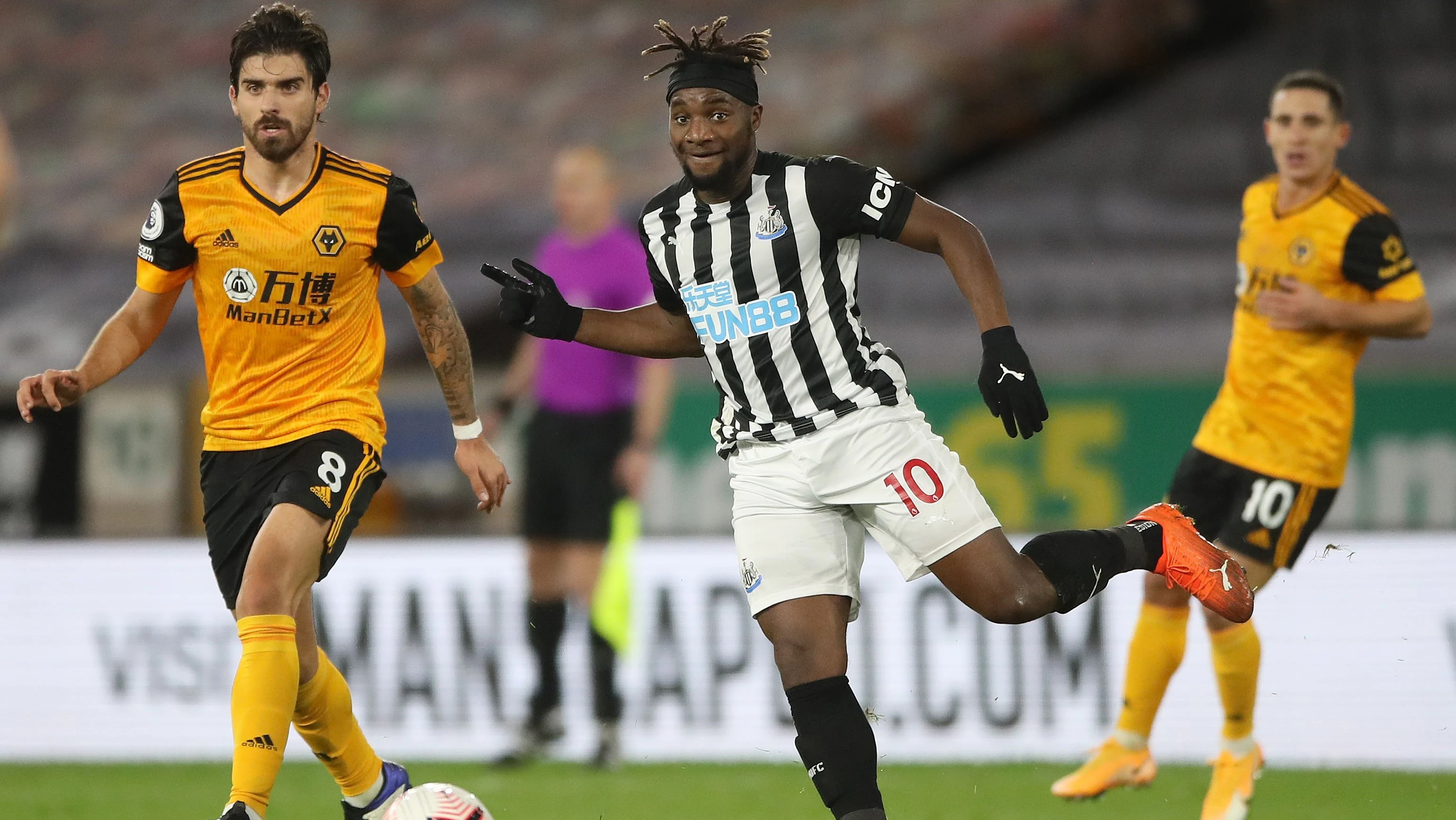 allan-saint-maximin-wolves