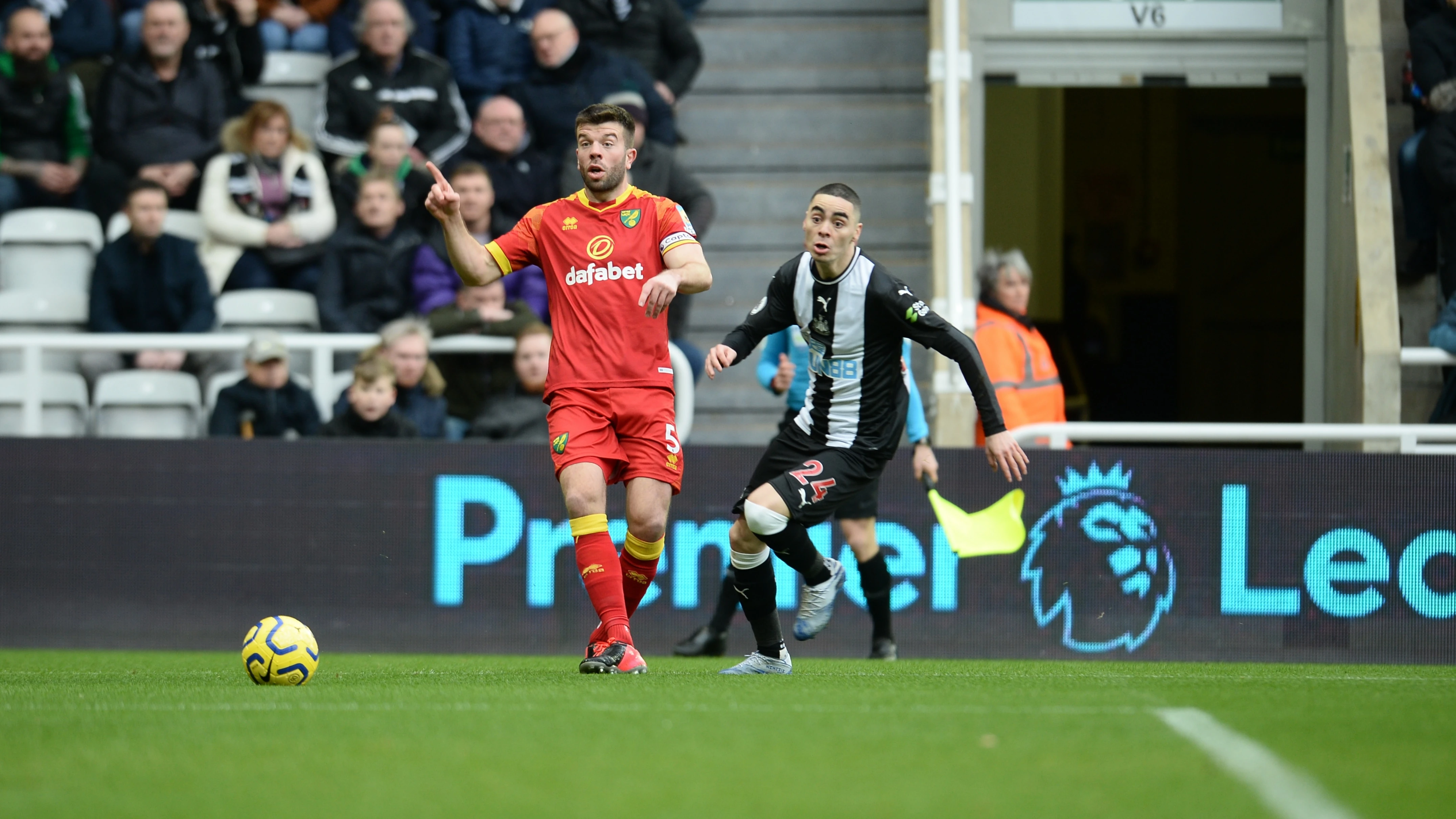 miguel-almiron-grant-hanley-norwich