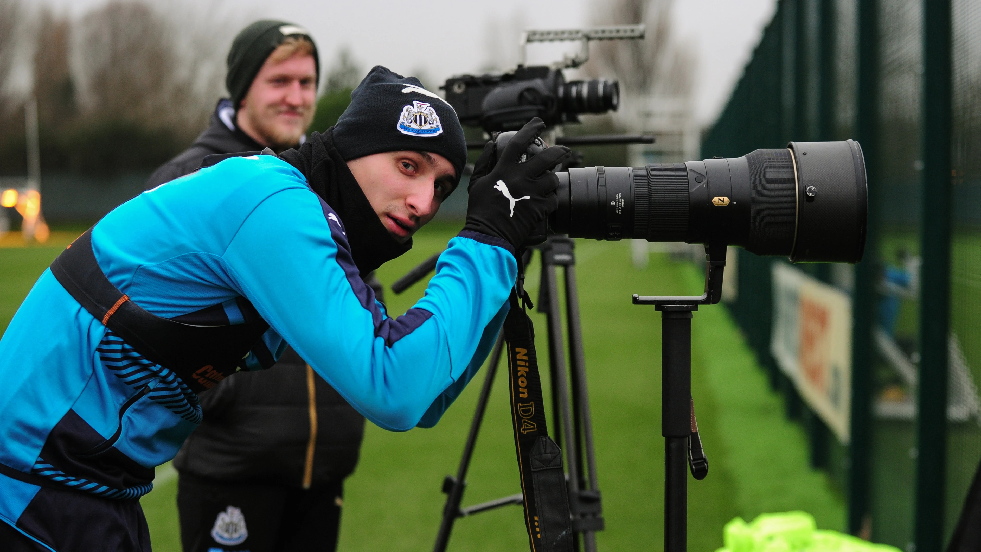 shelvey-takes-a-photo