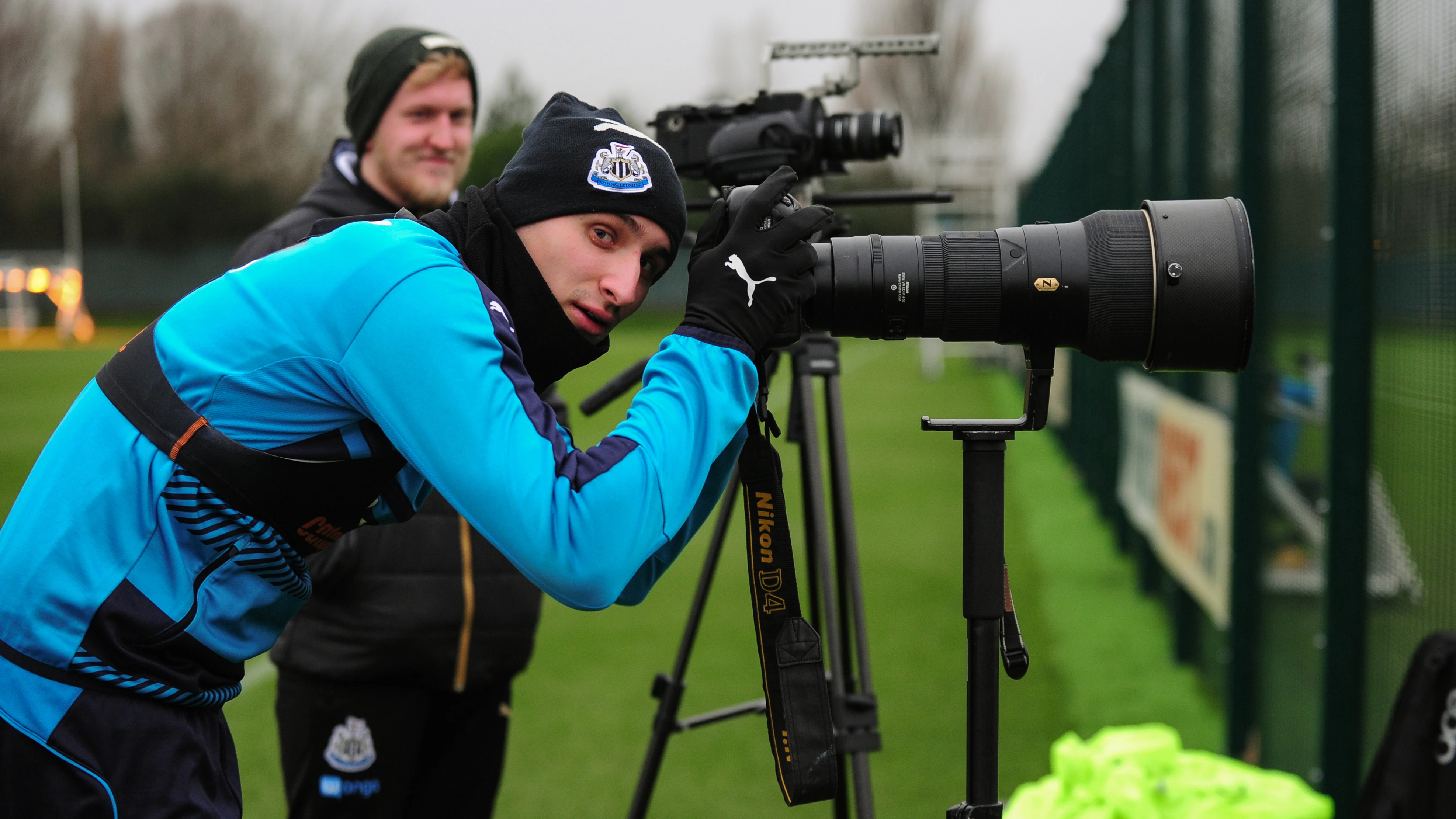 jonjo-shelvey-camera