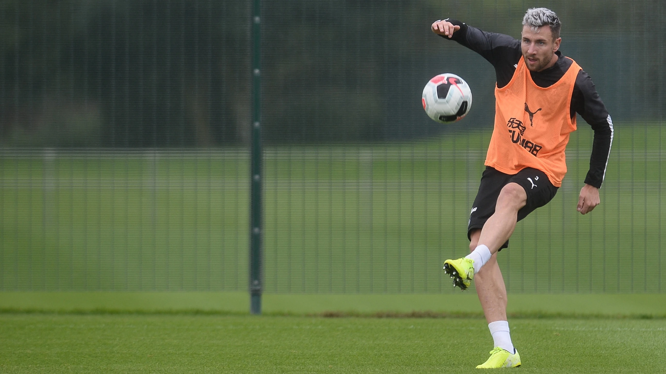 paul-dummett-kick-training