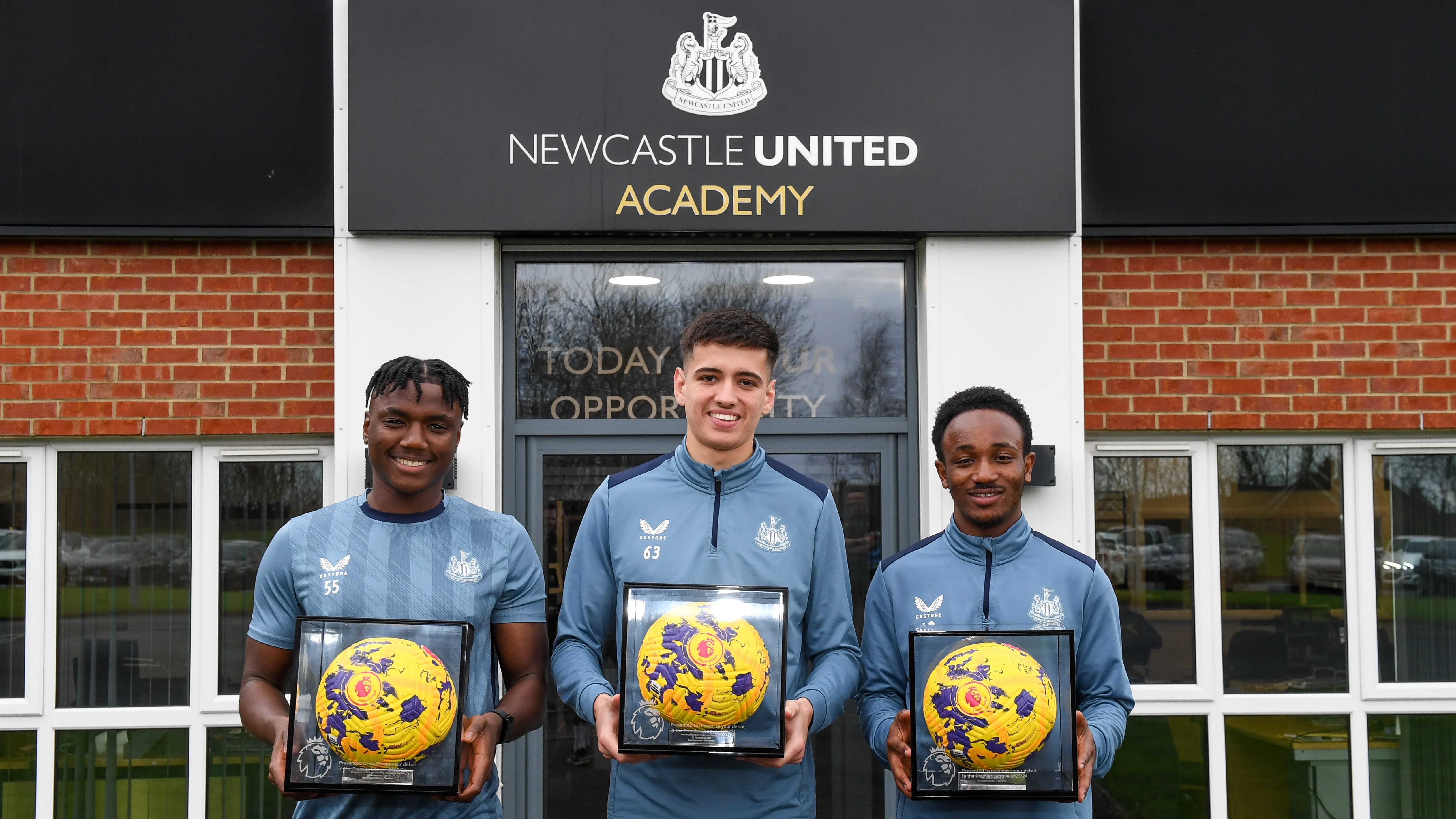 pl-debut-balls-nufc