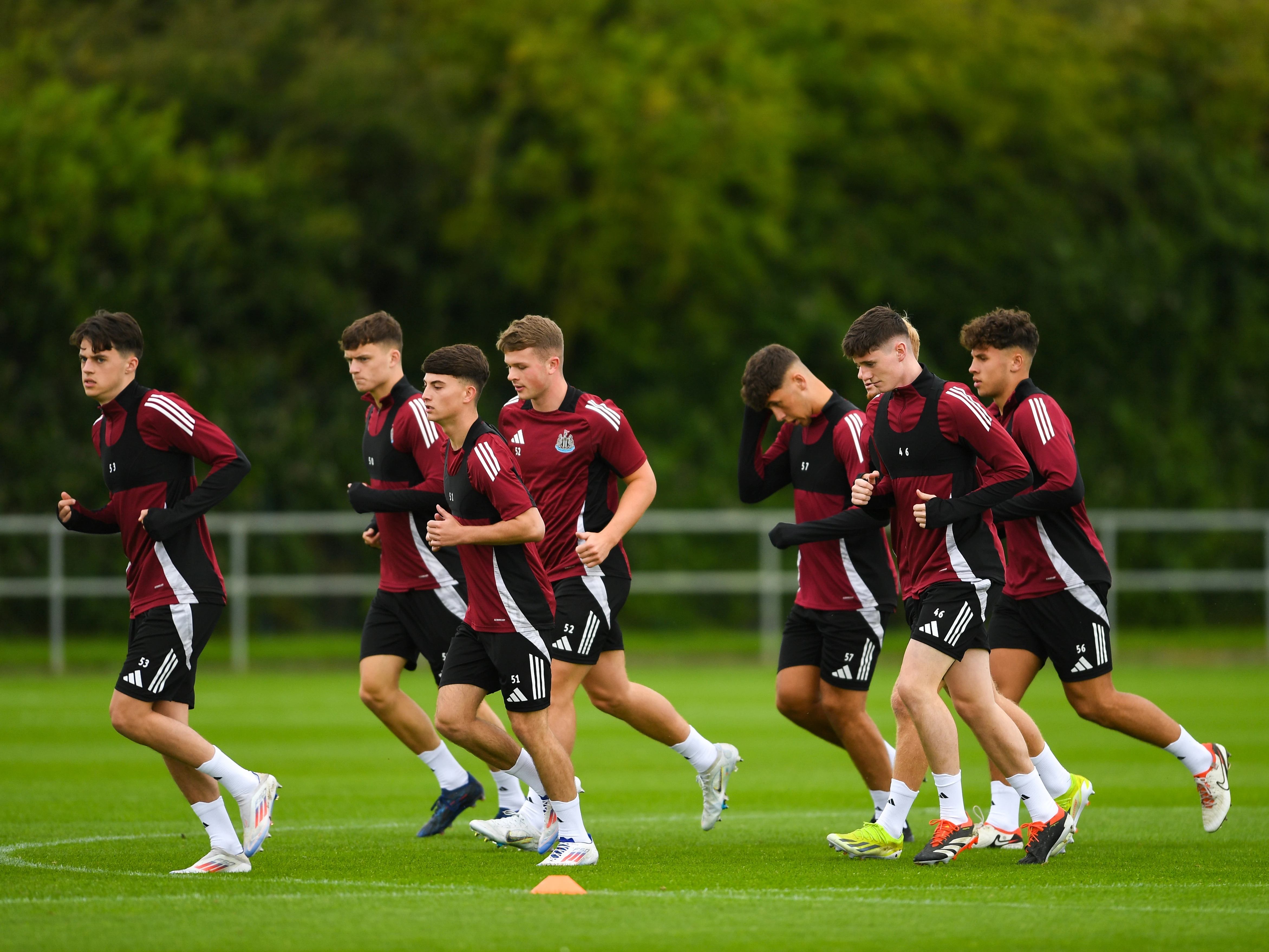 U21s return to training 