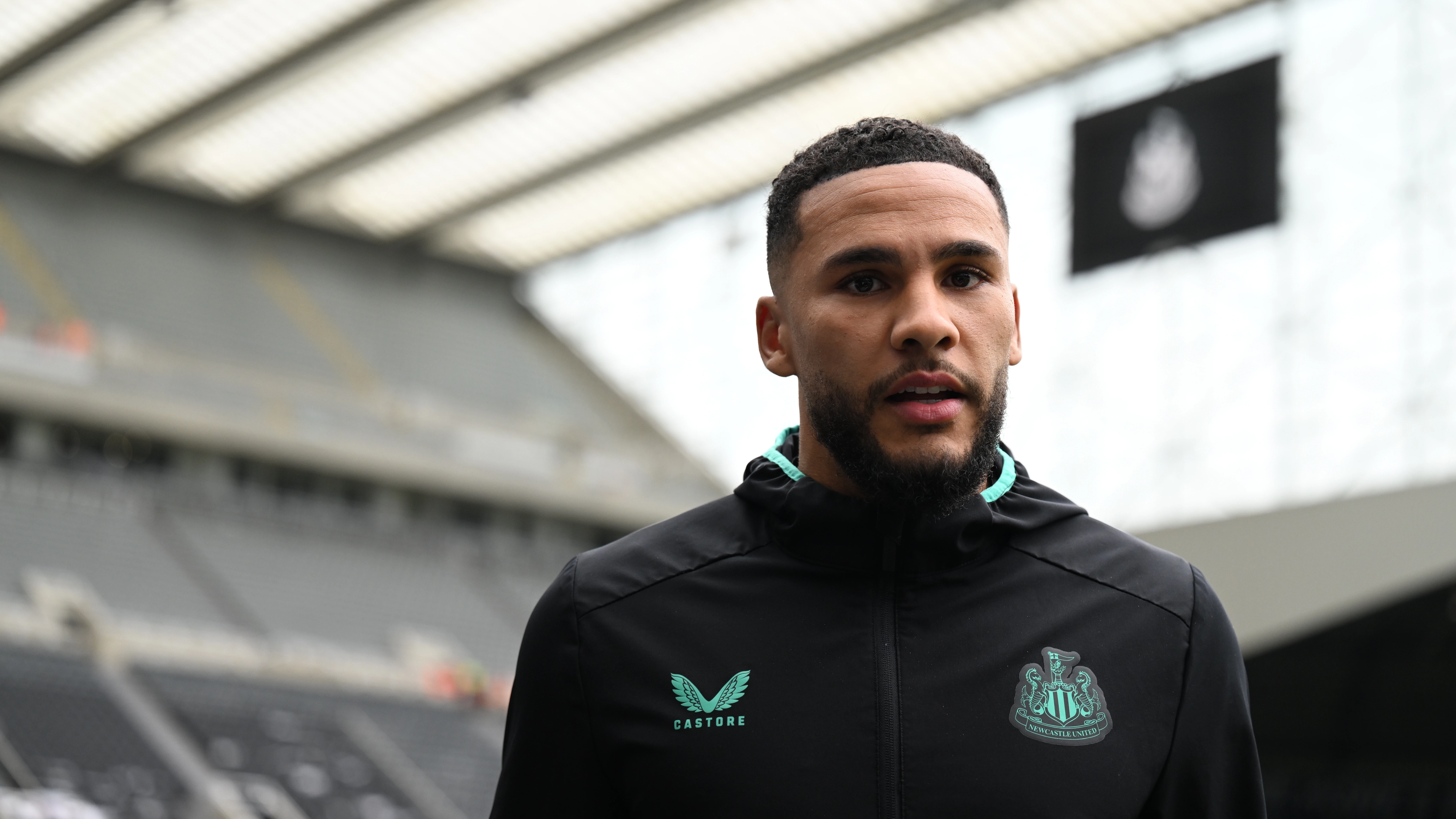 jamaal-lascelles-arrives-burnley