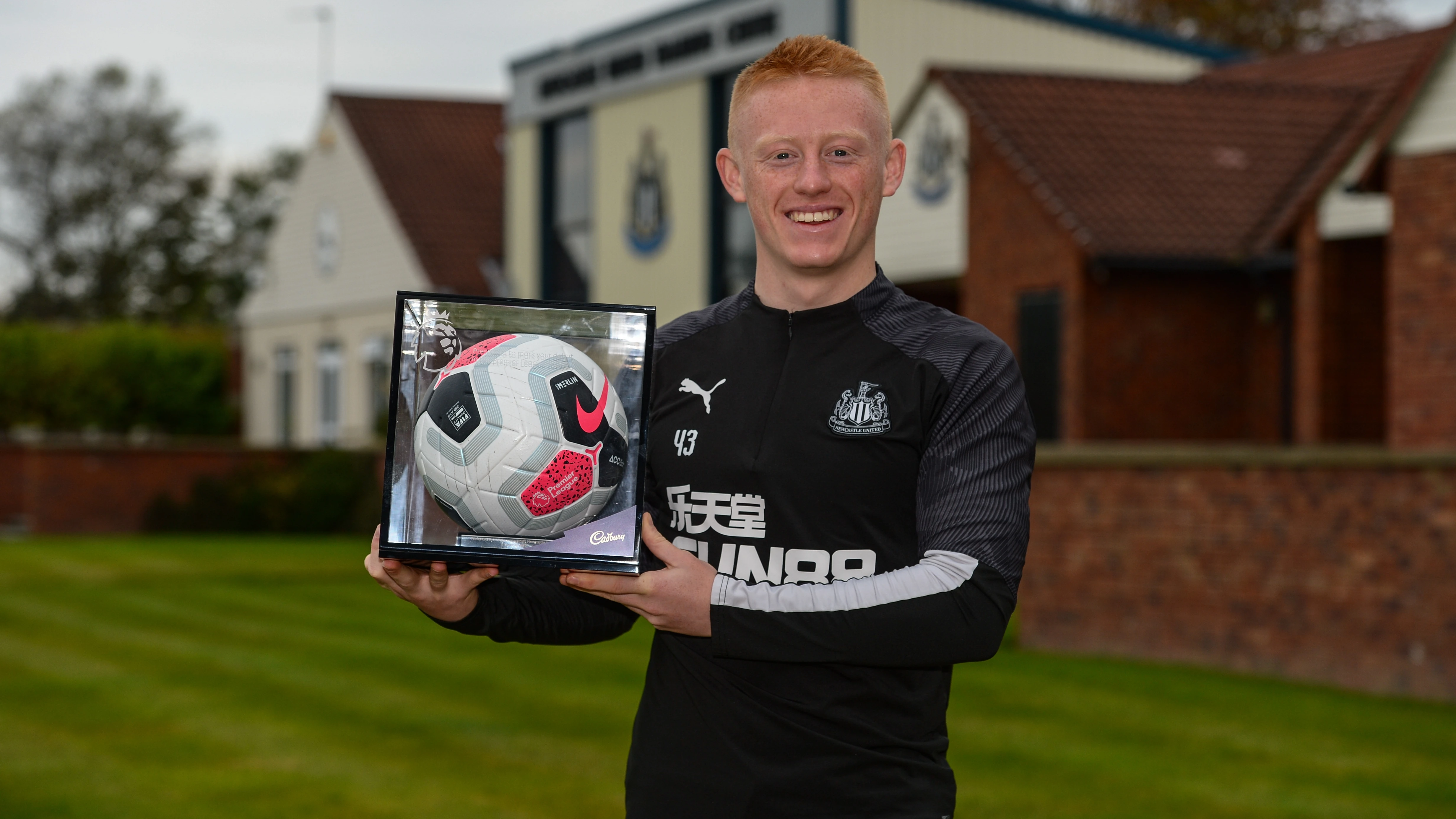 matty-longstaff-premier-league-ball