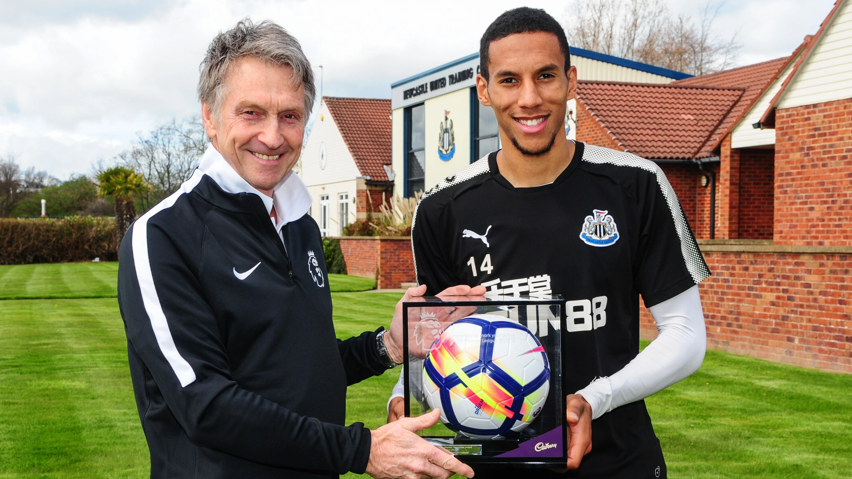 isaac-hayden-premier-league-debut-ball