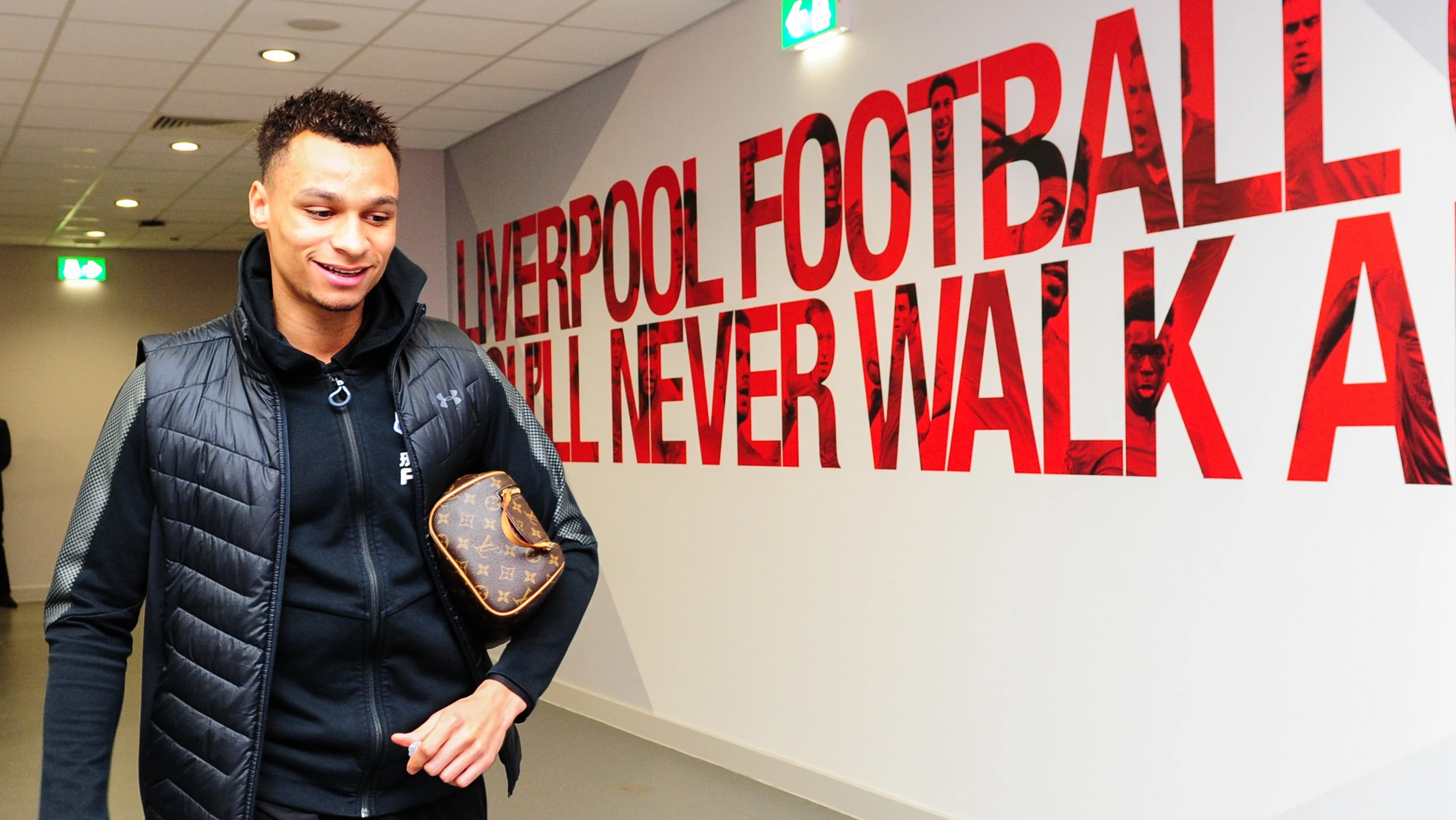 jacob-murphy-arrives-liverpool