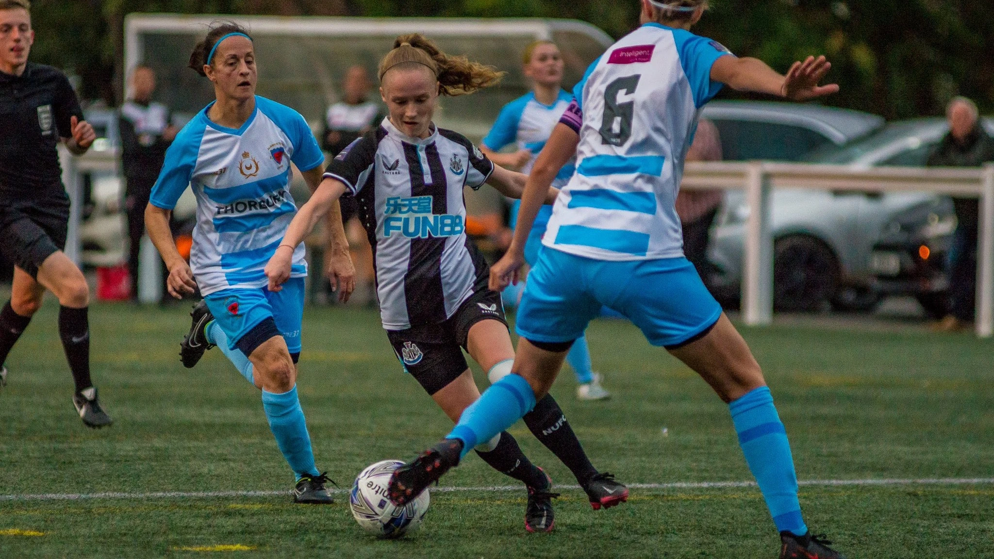 katie-barker-dribbling