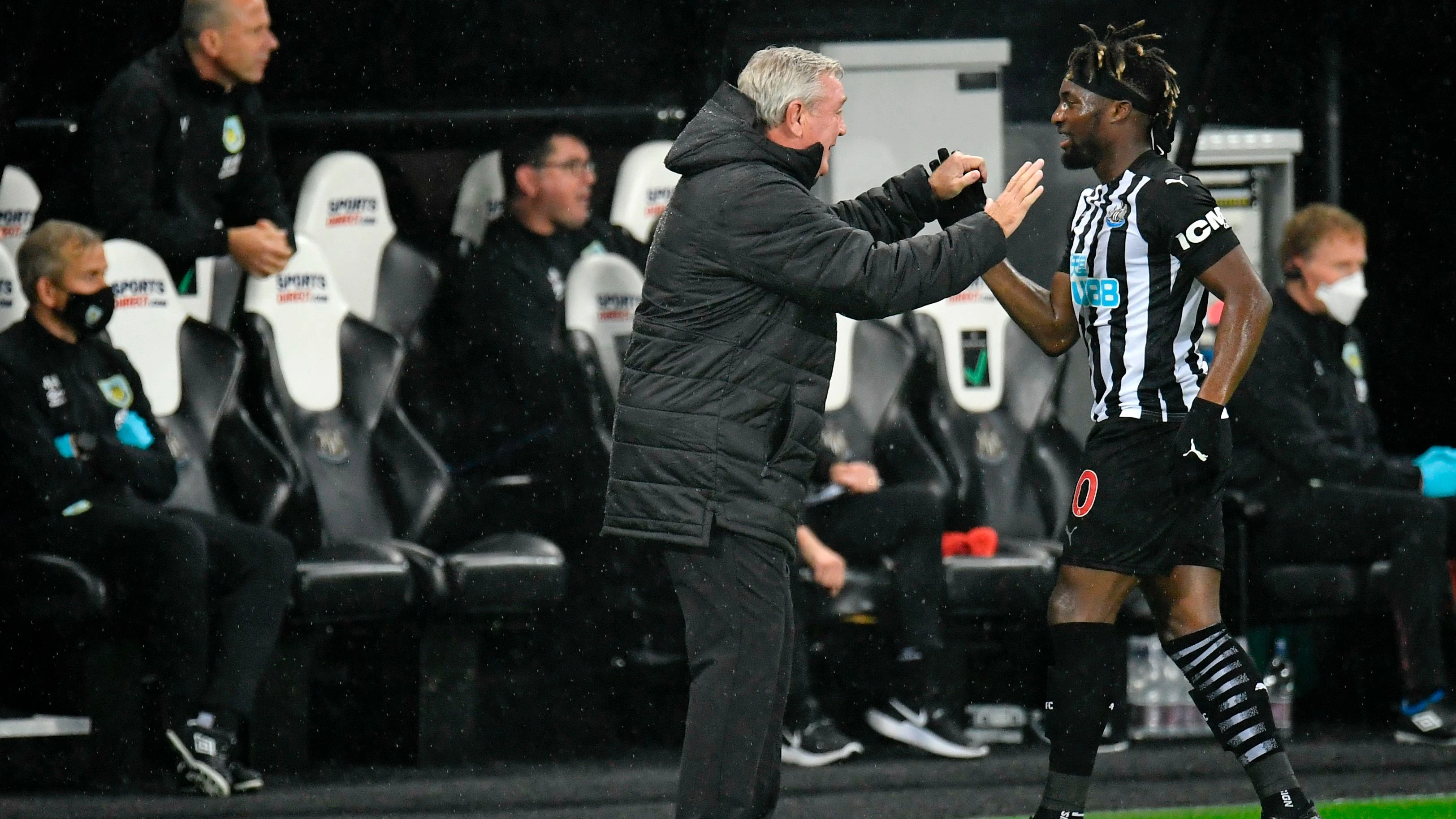 steve-bruce-allan-saint-maximin-burnley