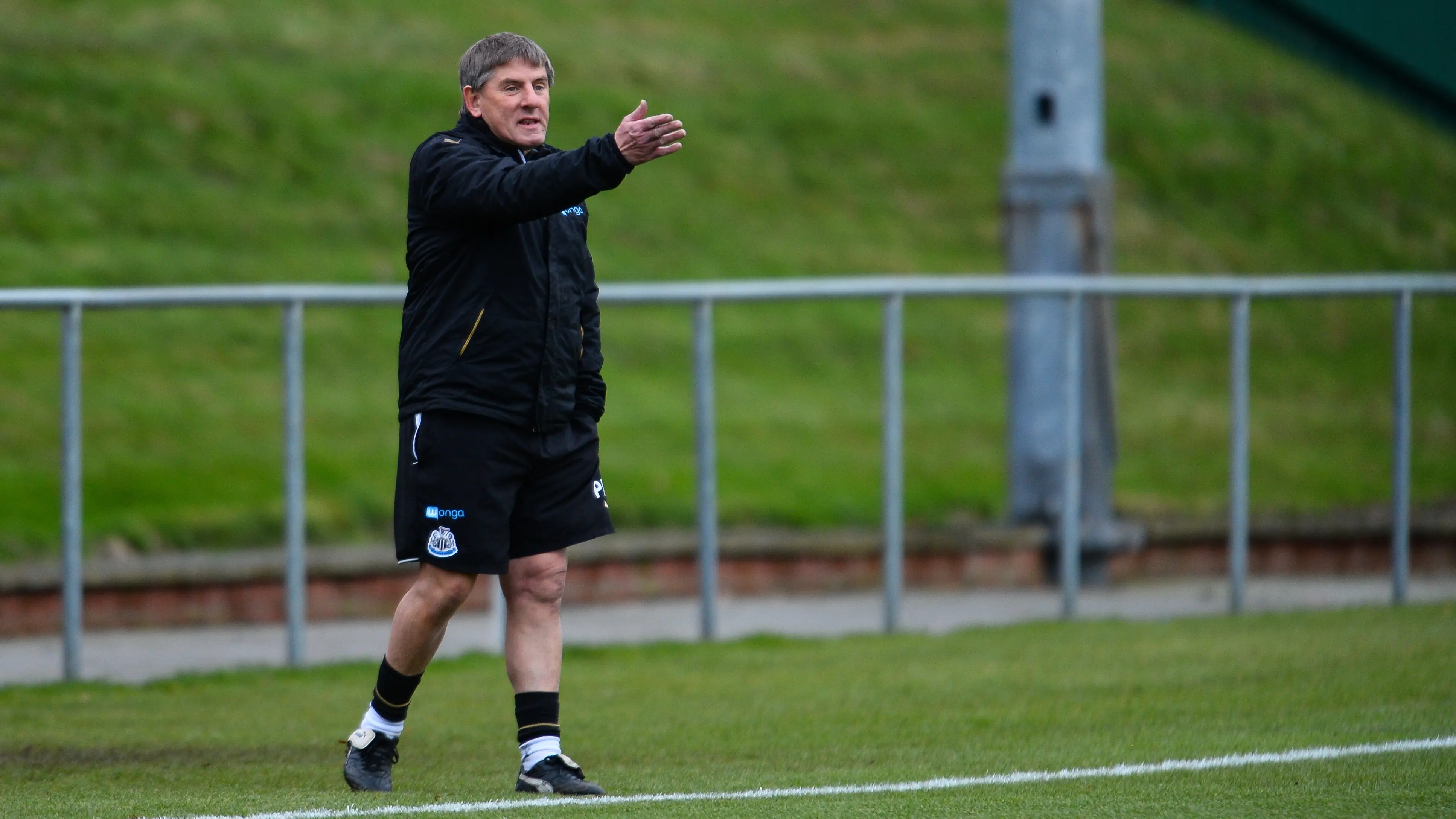 peter-beardsley-sidelines