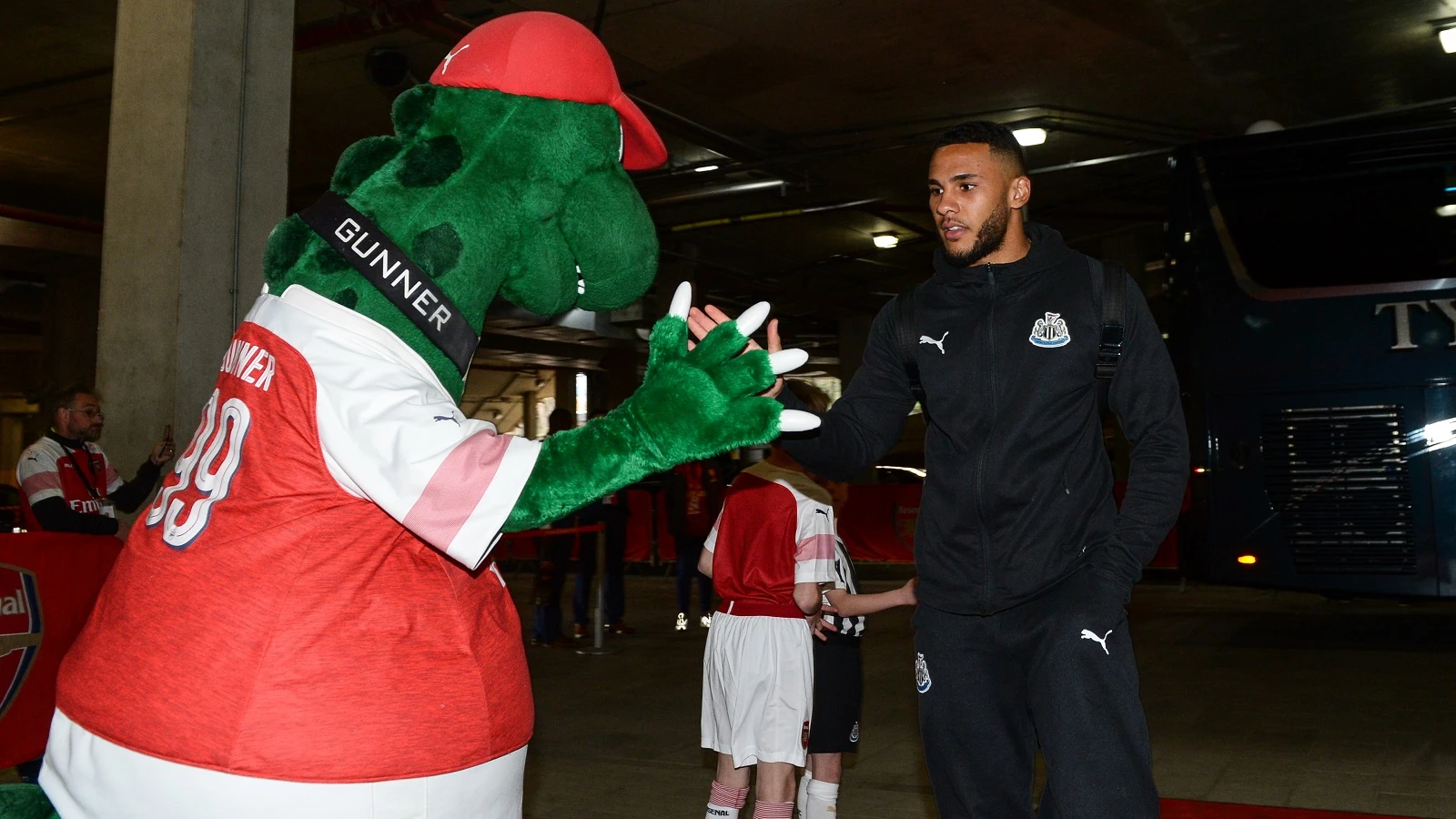 jamaal-lascelles-gunnersaurus