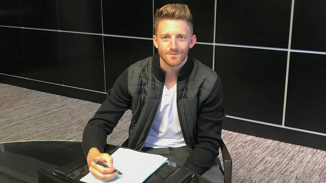 mark-gillespie-signs