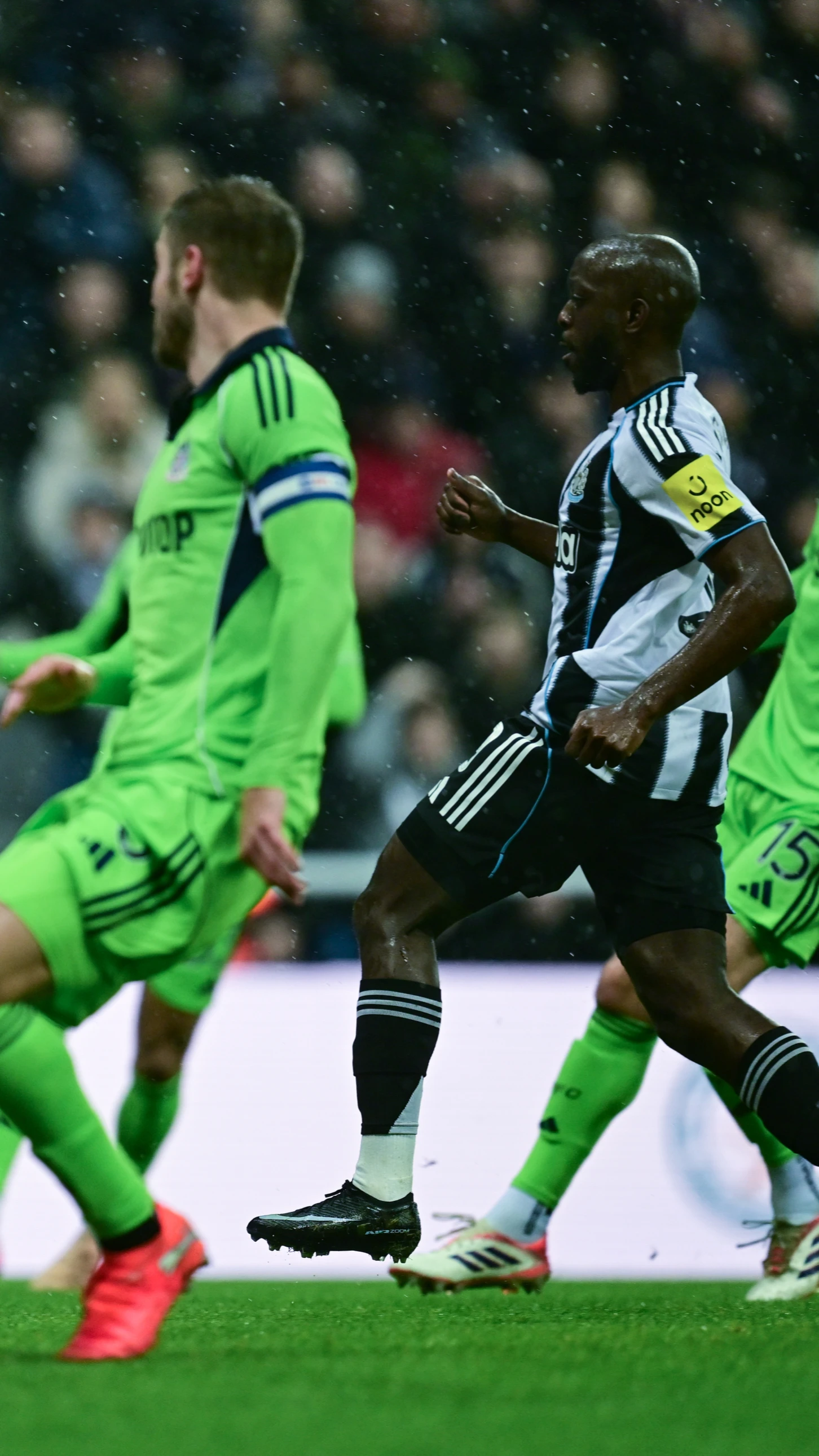 ST1 1402-2887434 Image