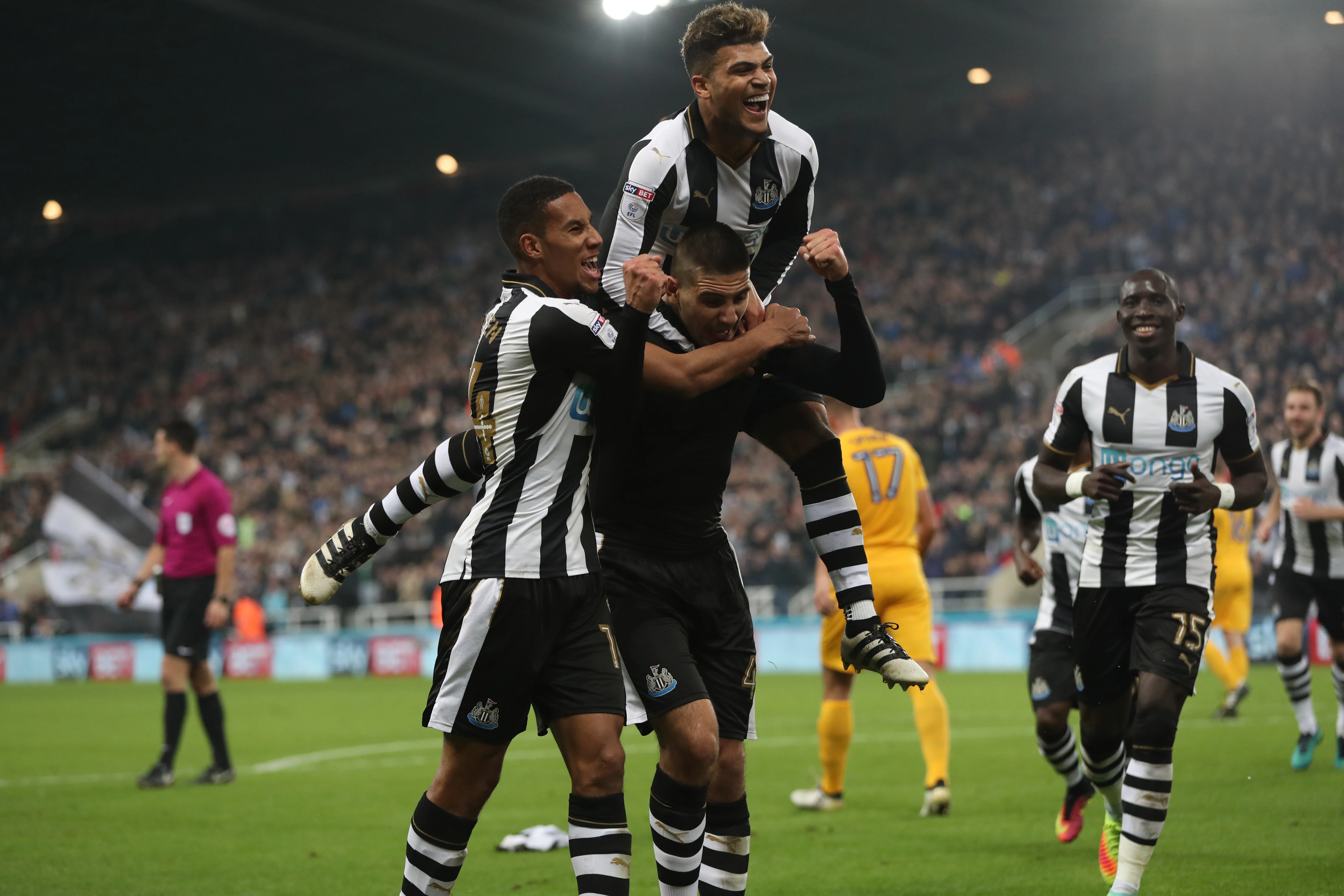 team-celebration-2-newcastle-preston-league-cup