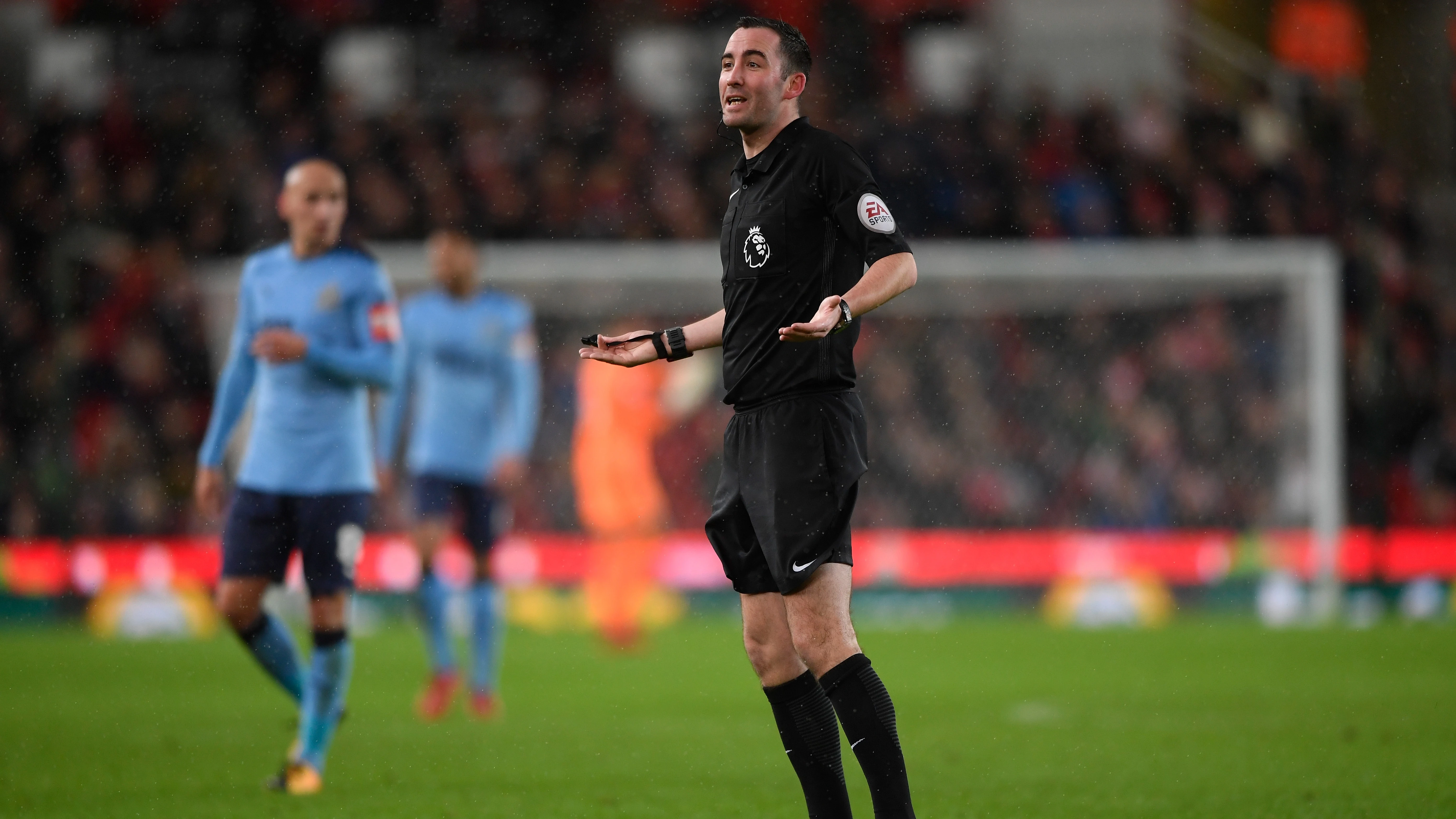 chris-kavanagh-referee-southampton