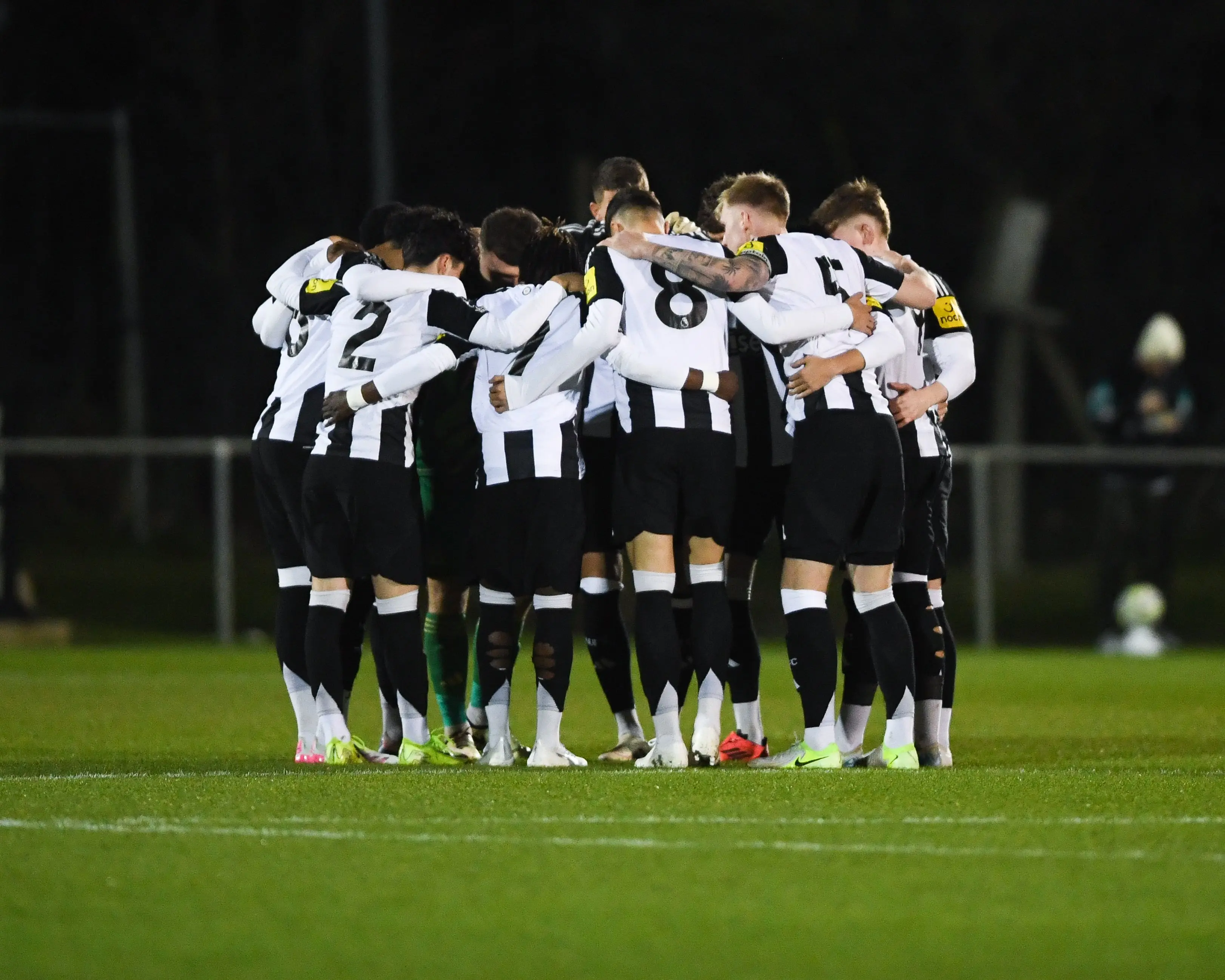 Under 21s huddle