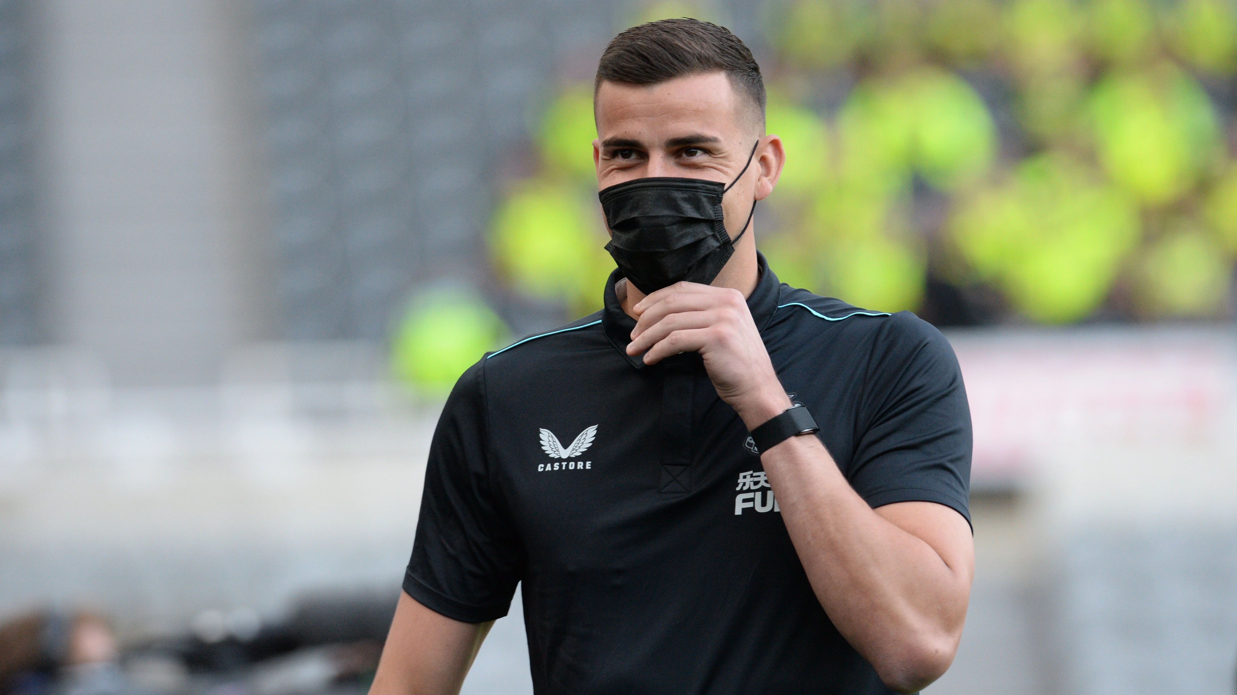 karl-darlow-arrives-leeds