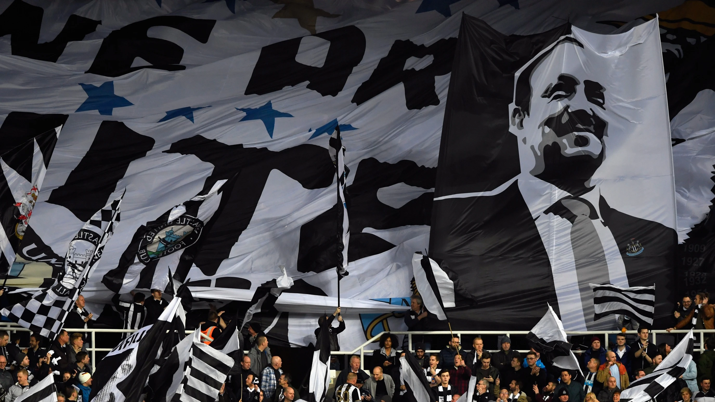 gallowgate-flags-fulham