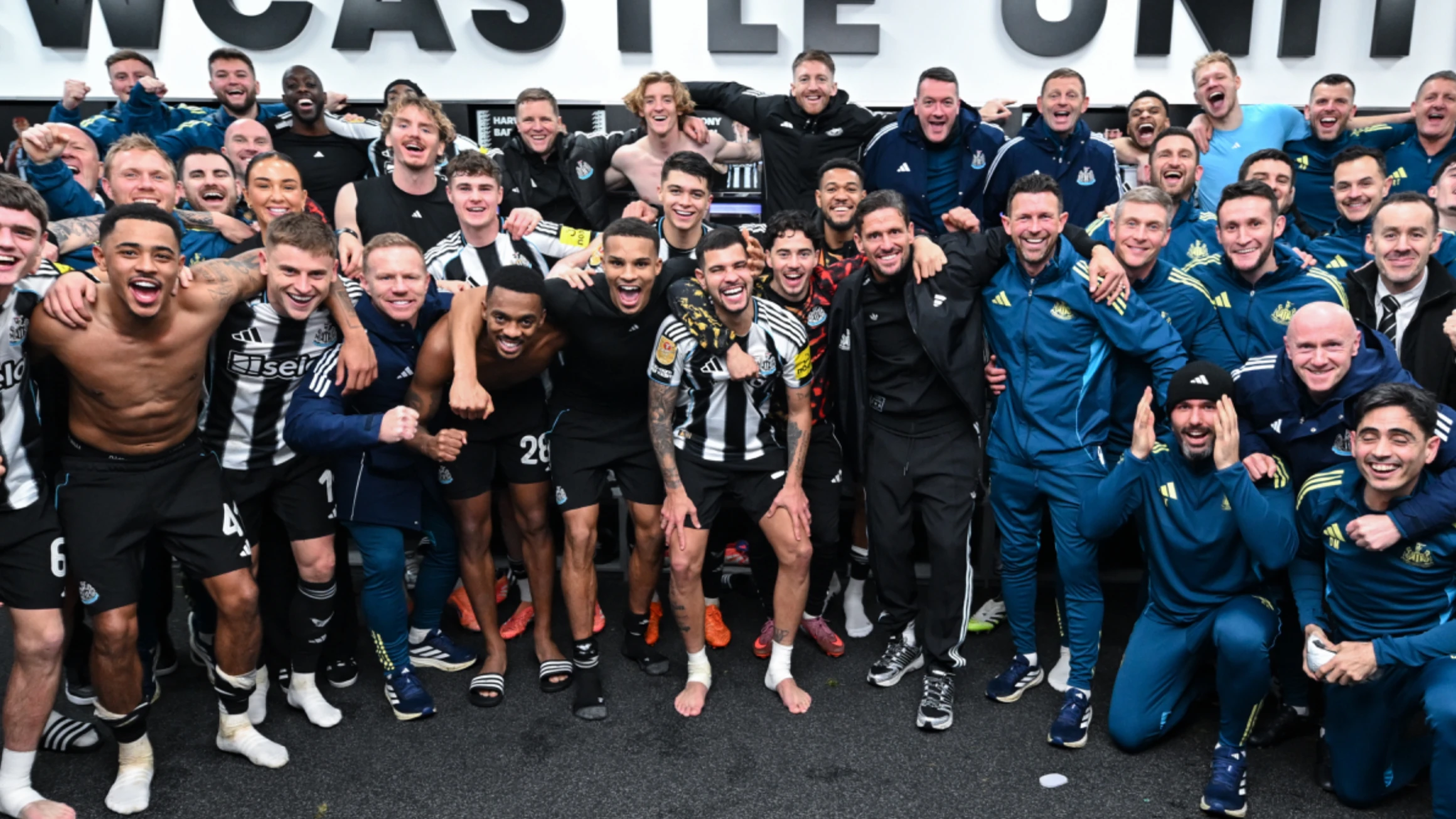 Squad pic FUlham header 