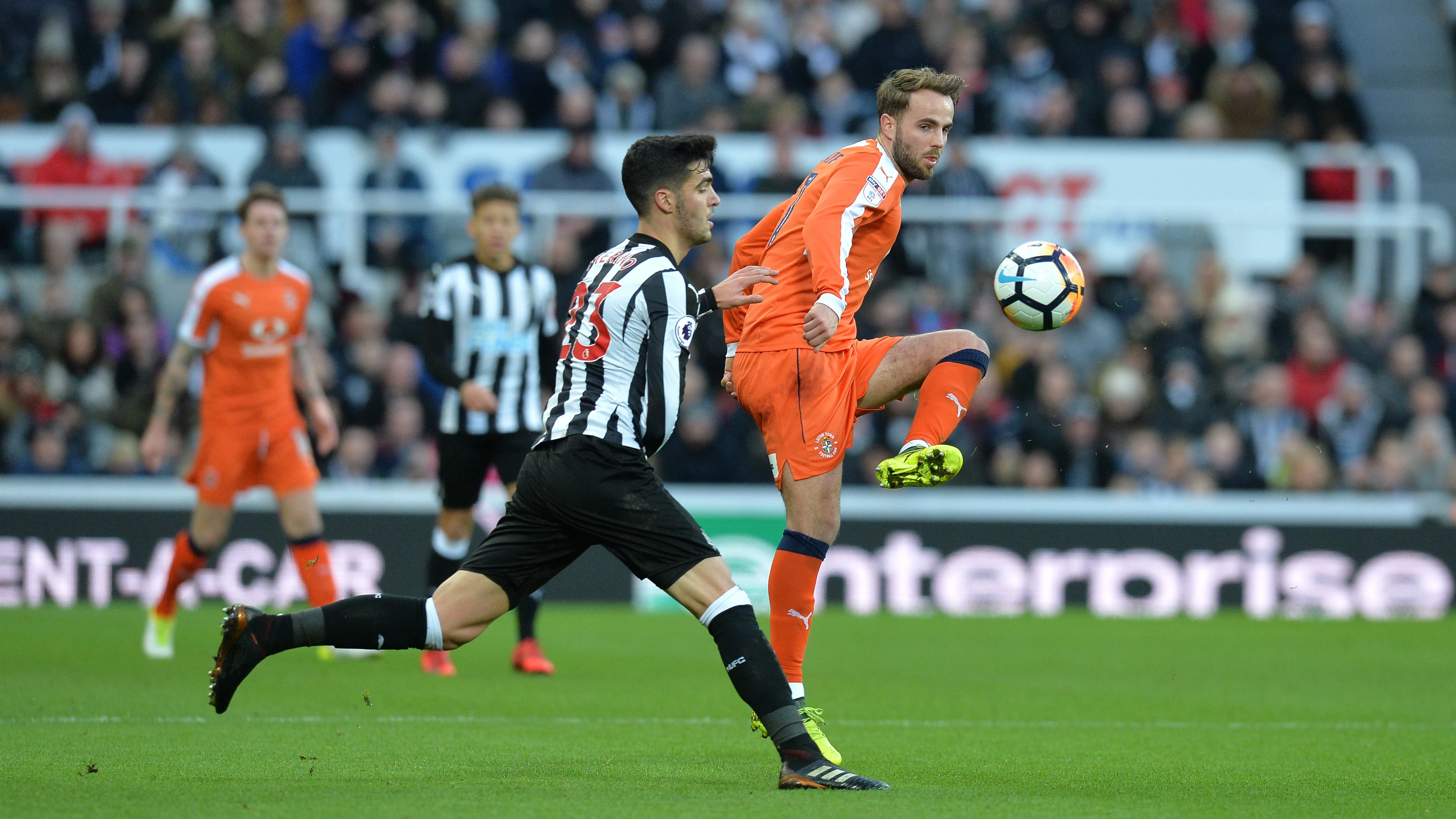 mikel-merino-luton