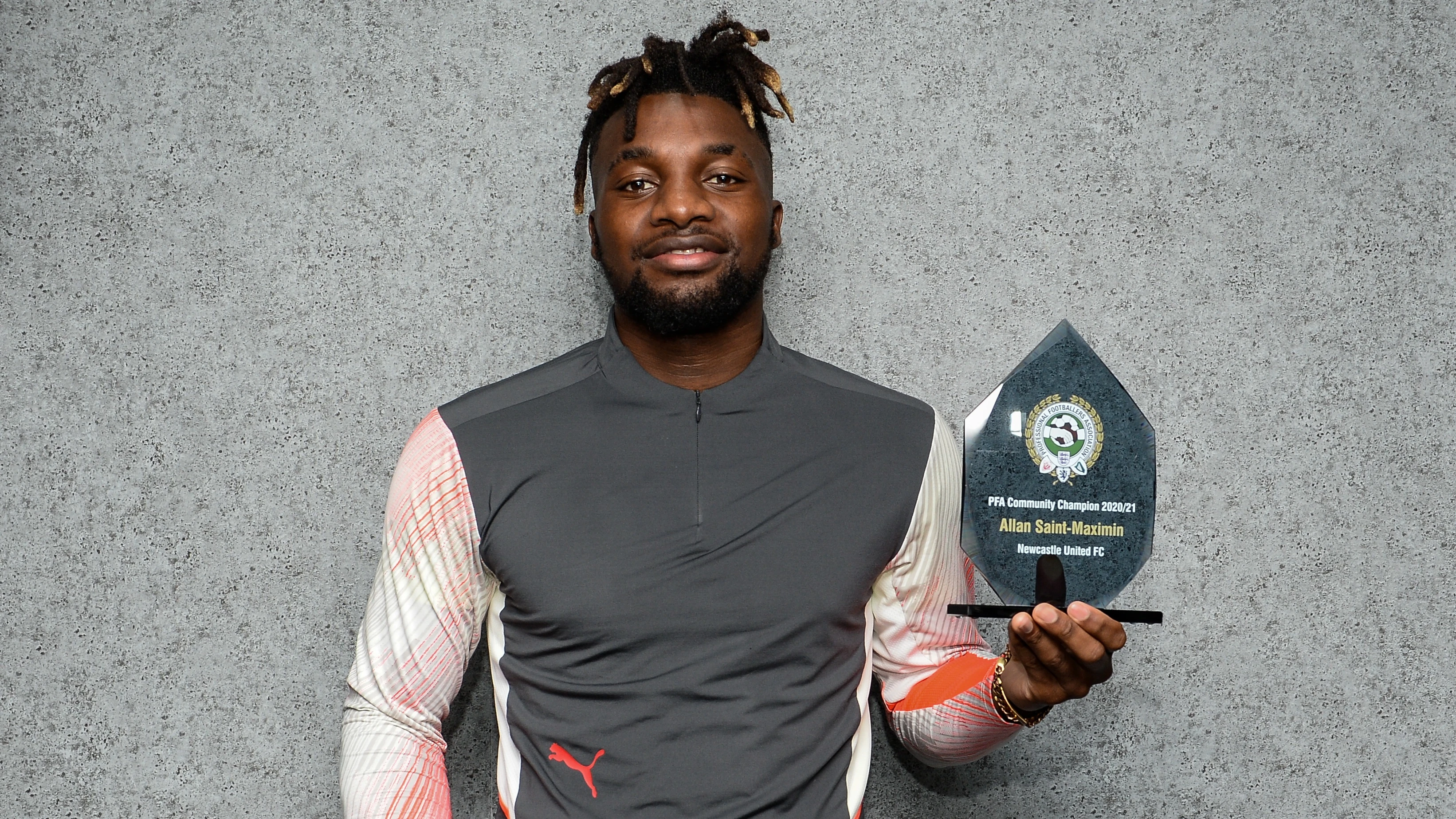 allan-saint-maximin-pfa-community-award