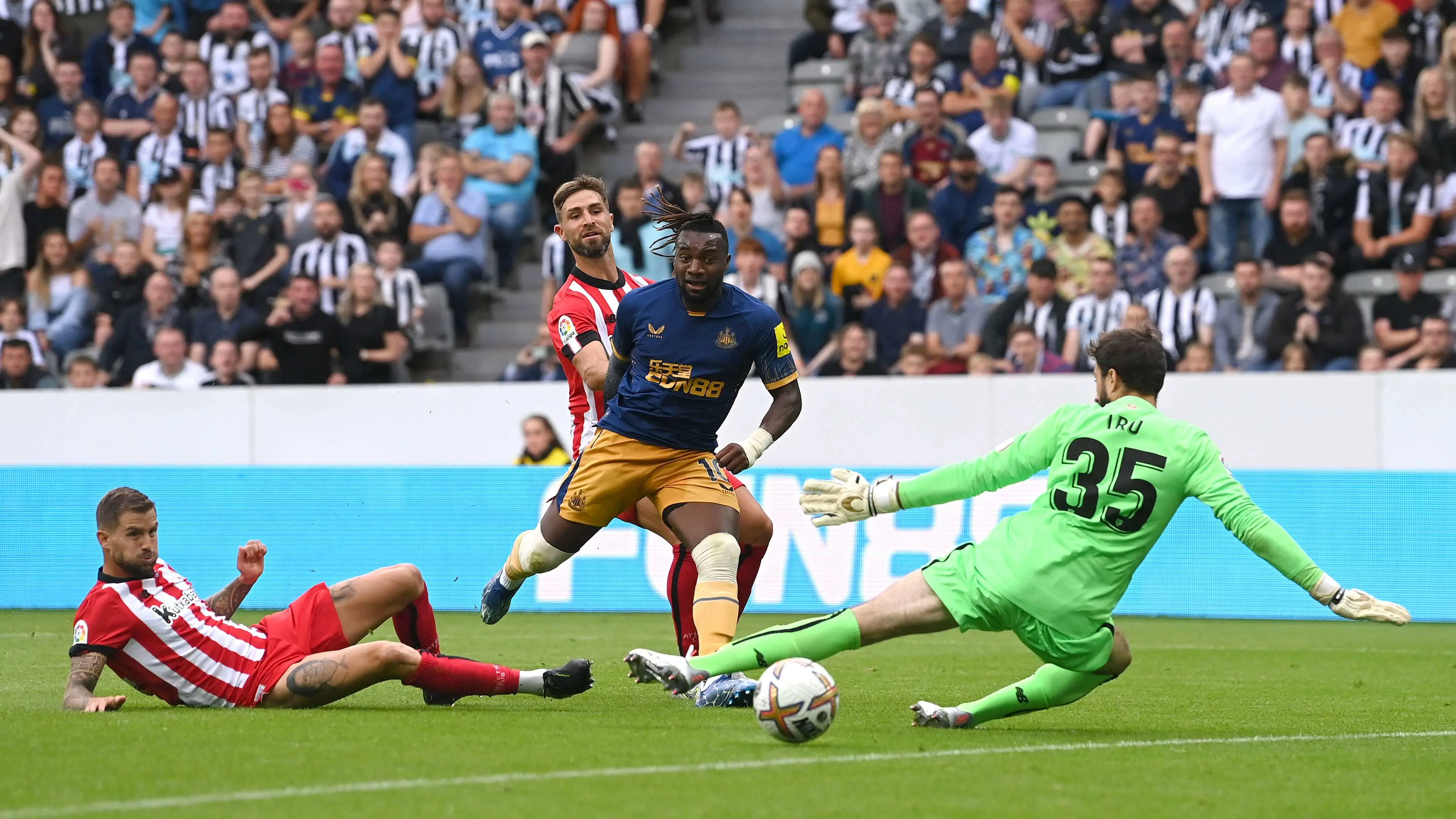 allan-saint-maximin-scores-athletic-bilbao