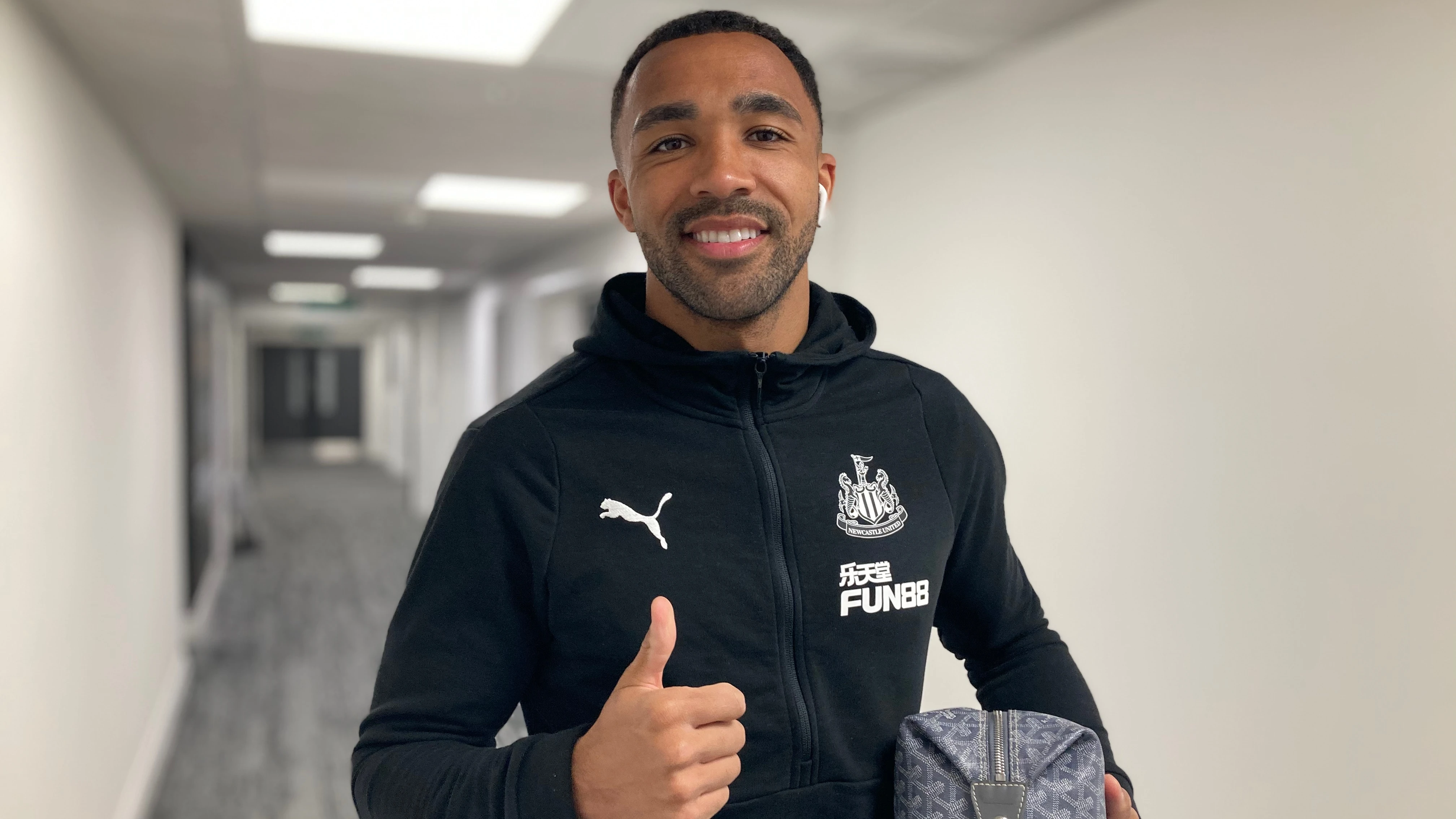 callum-wilson-arrives-arsenal