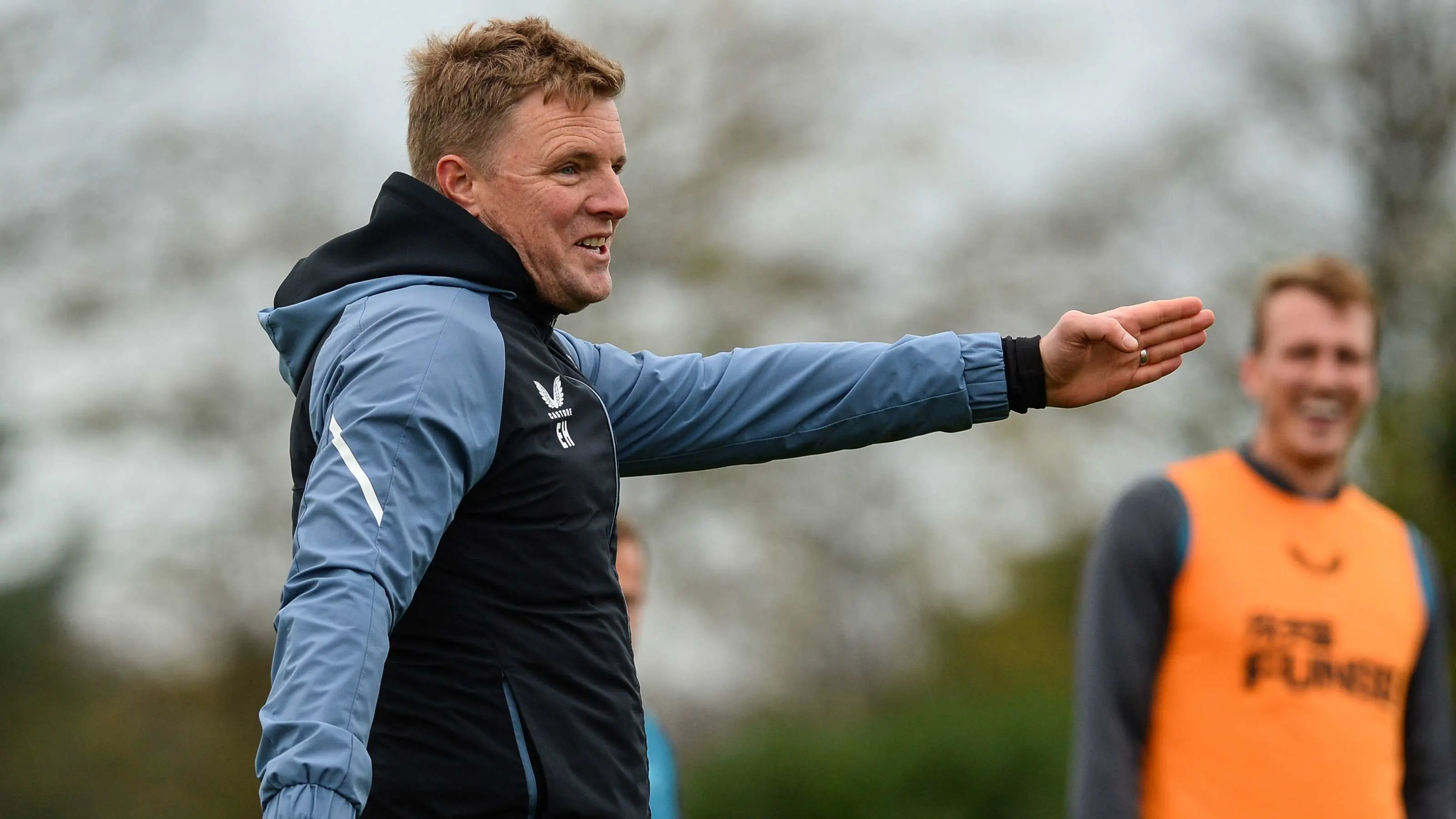 eddie-howe-training-pointing