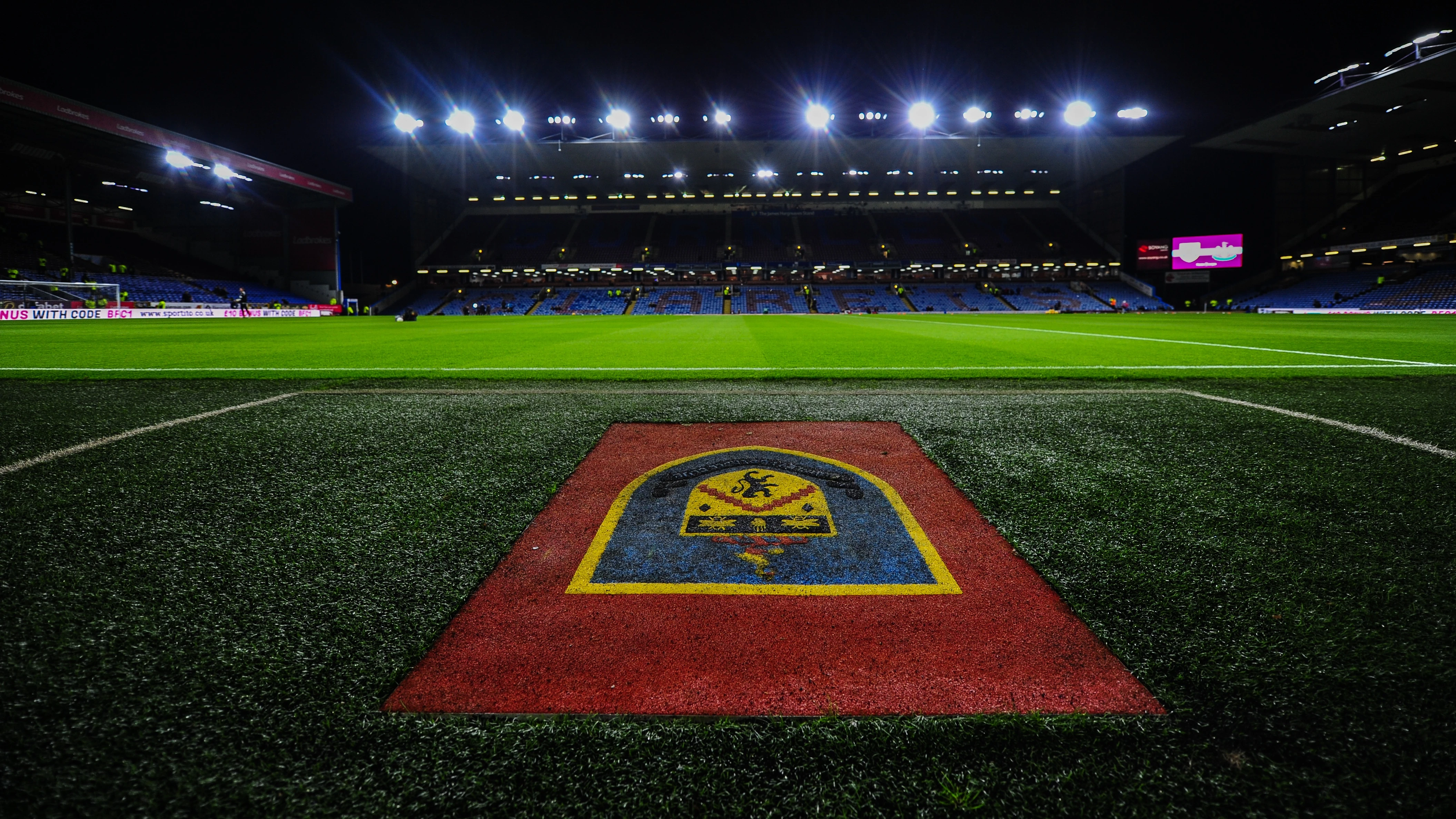 turf-moor-floodlights