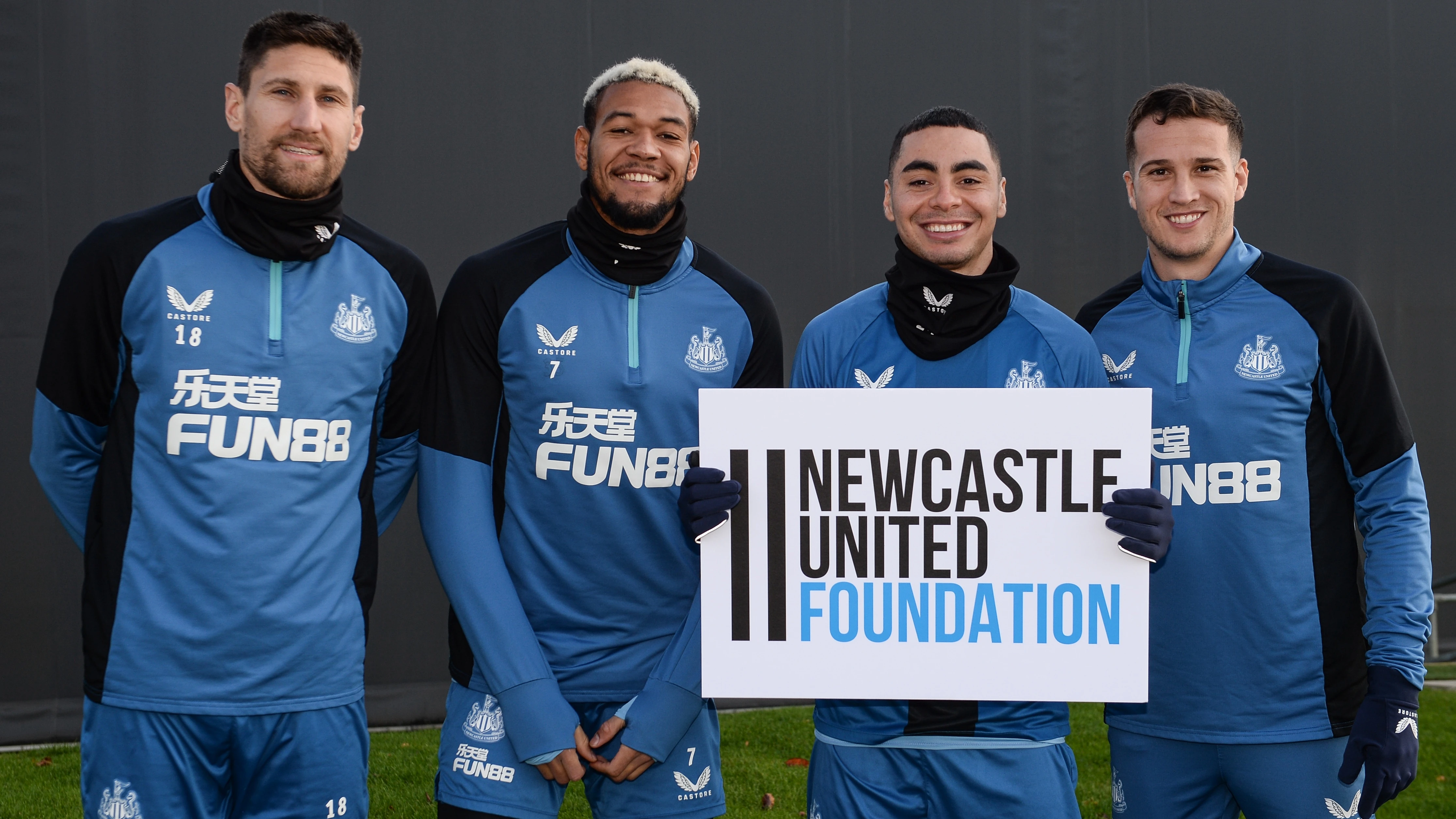 federico-fernandez-joelinton-miguel-almiron-javier-manquillo-foundation