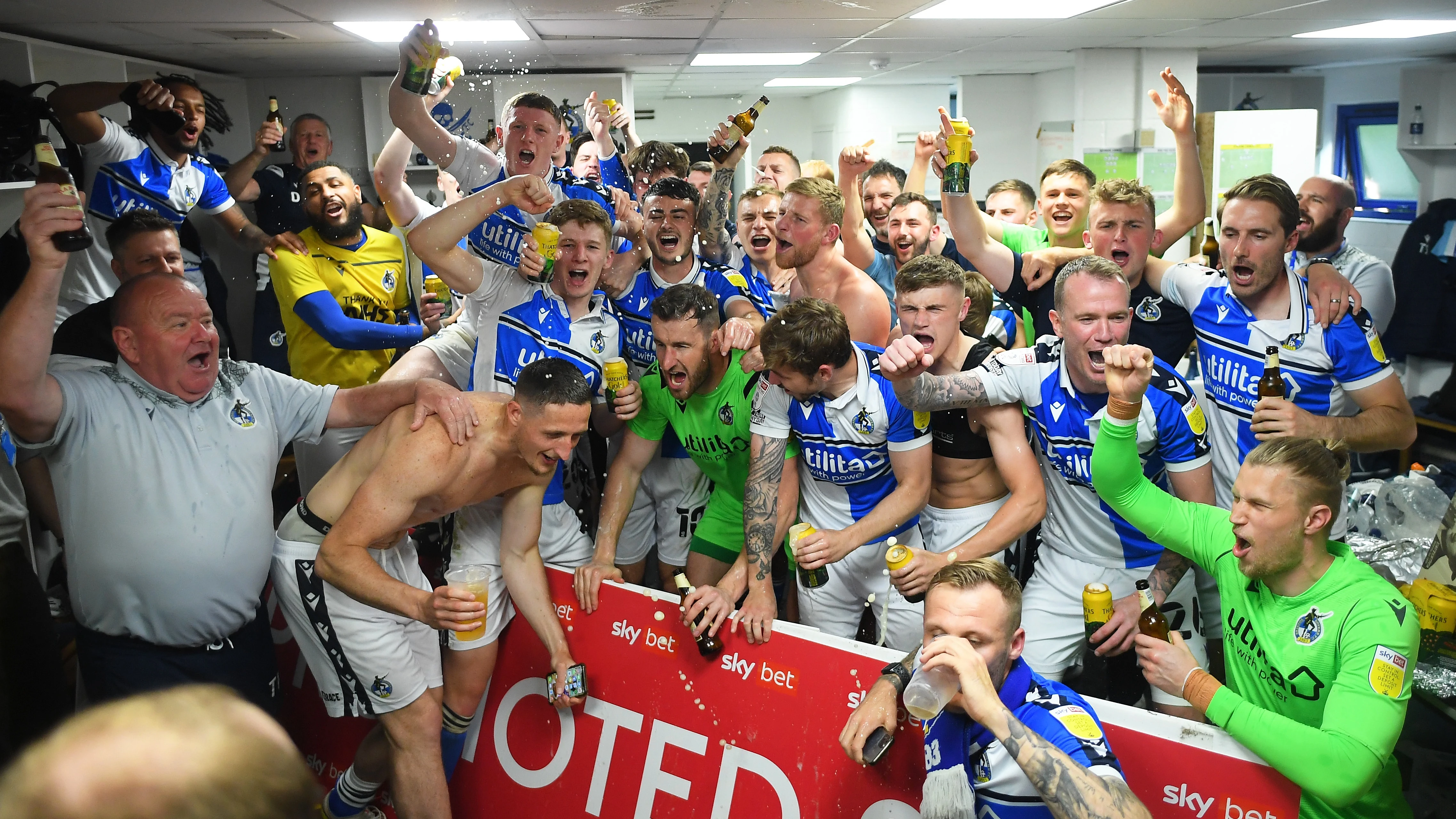 elliot-anderson-promoted-bristol-rovers