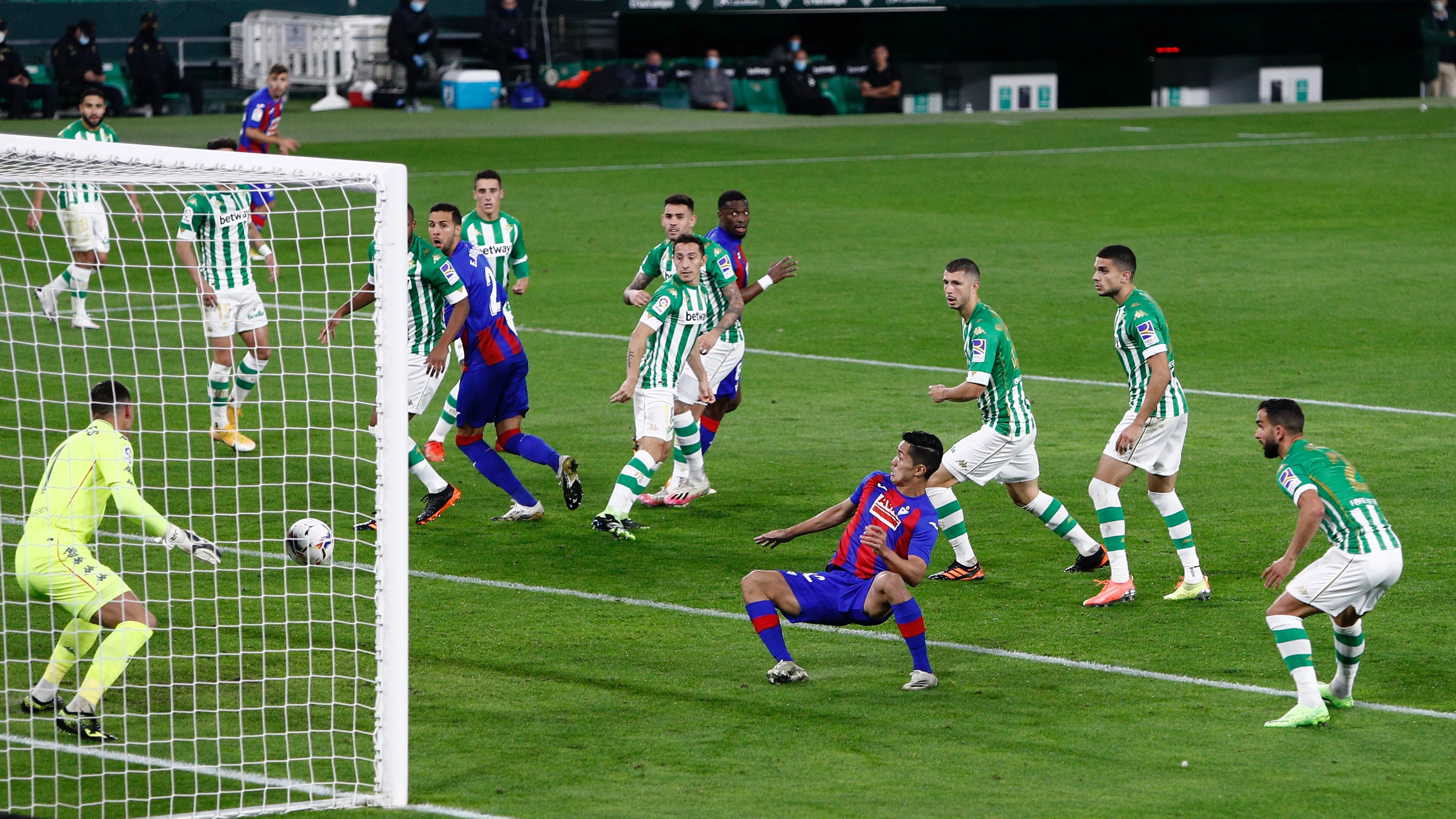 yoshinori-muto-scores-eibar