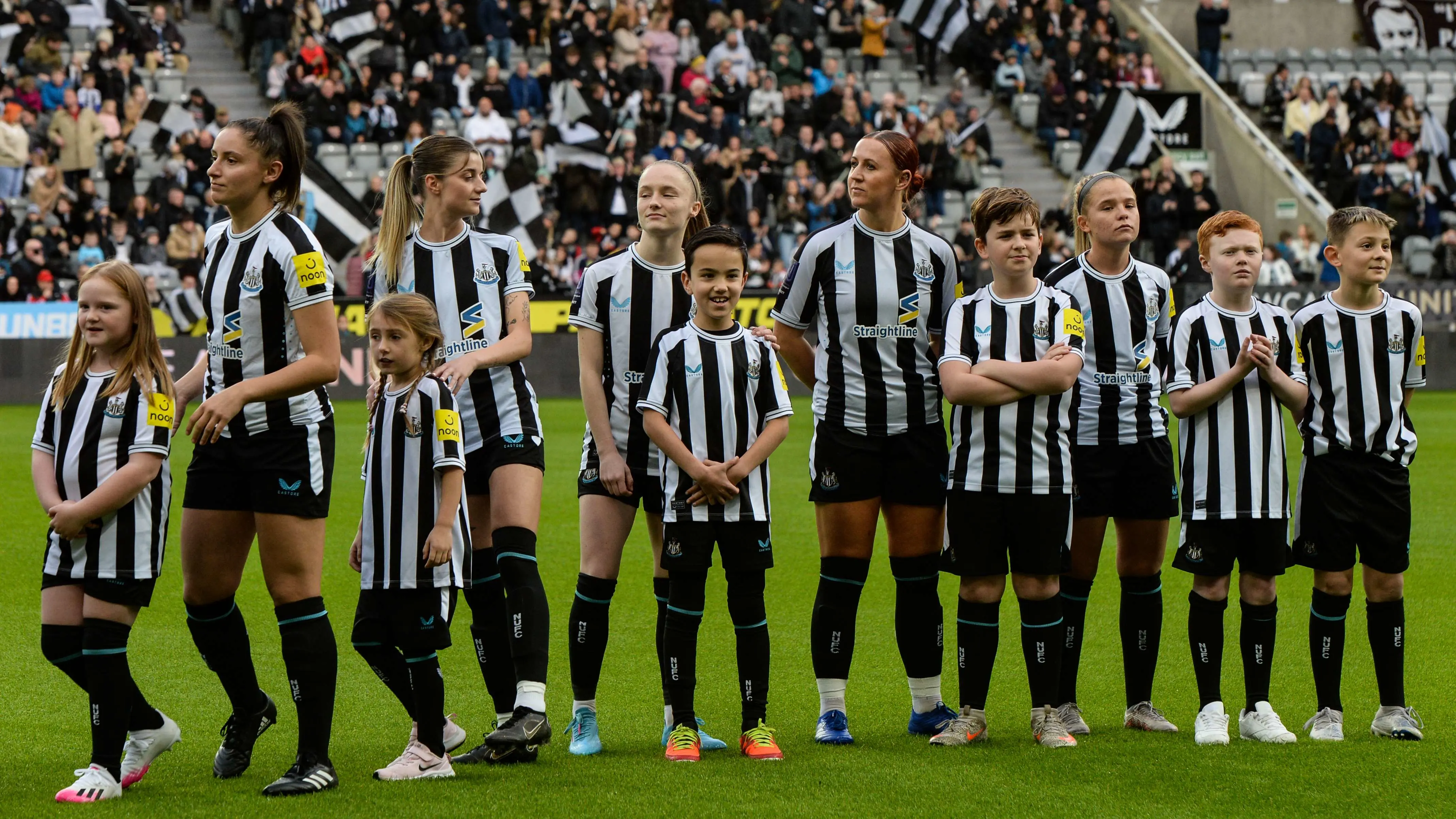 newcastle-united-women-line-up-st-james-park