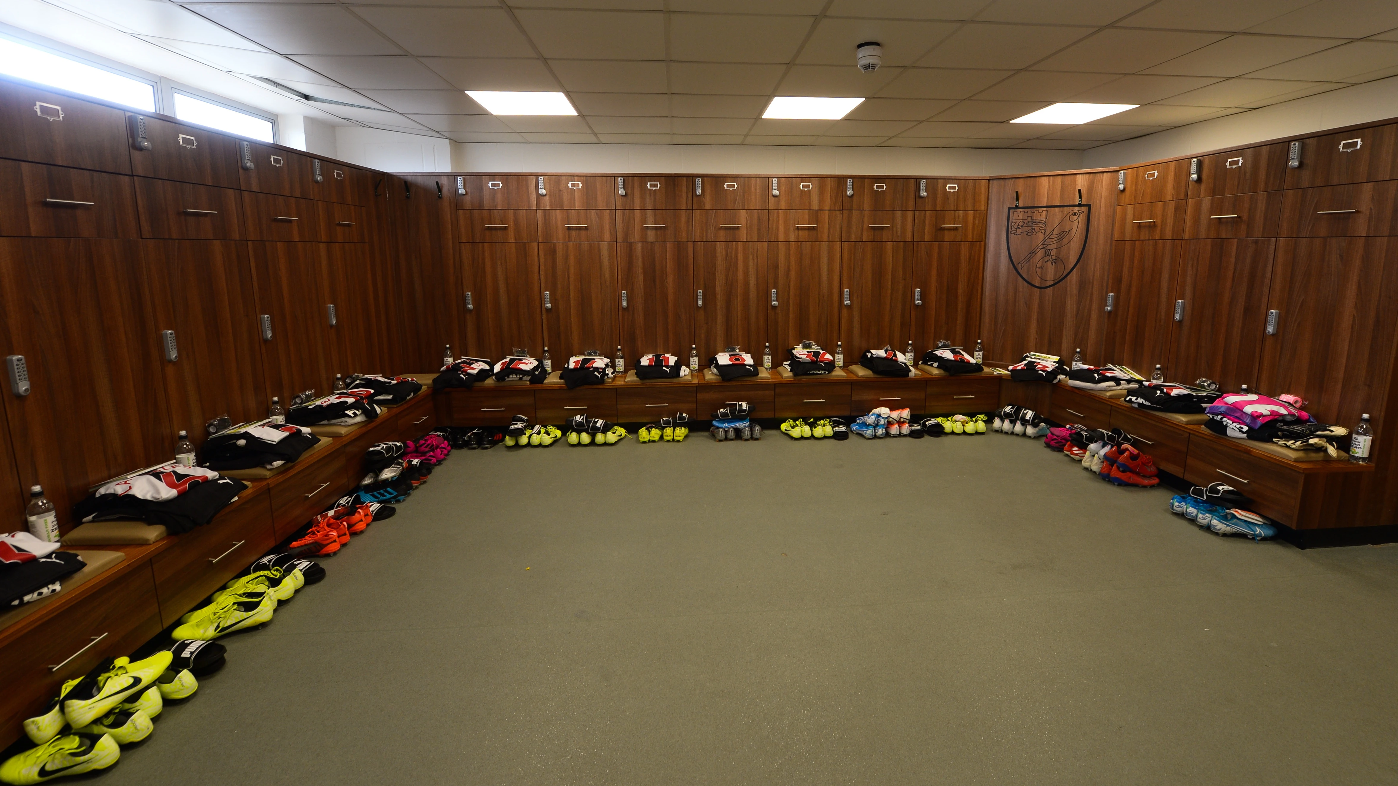 norwich-carrow-road-dressing-room