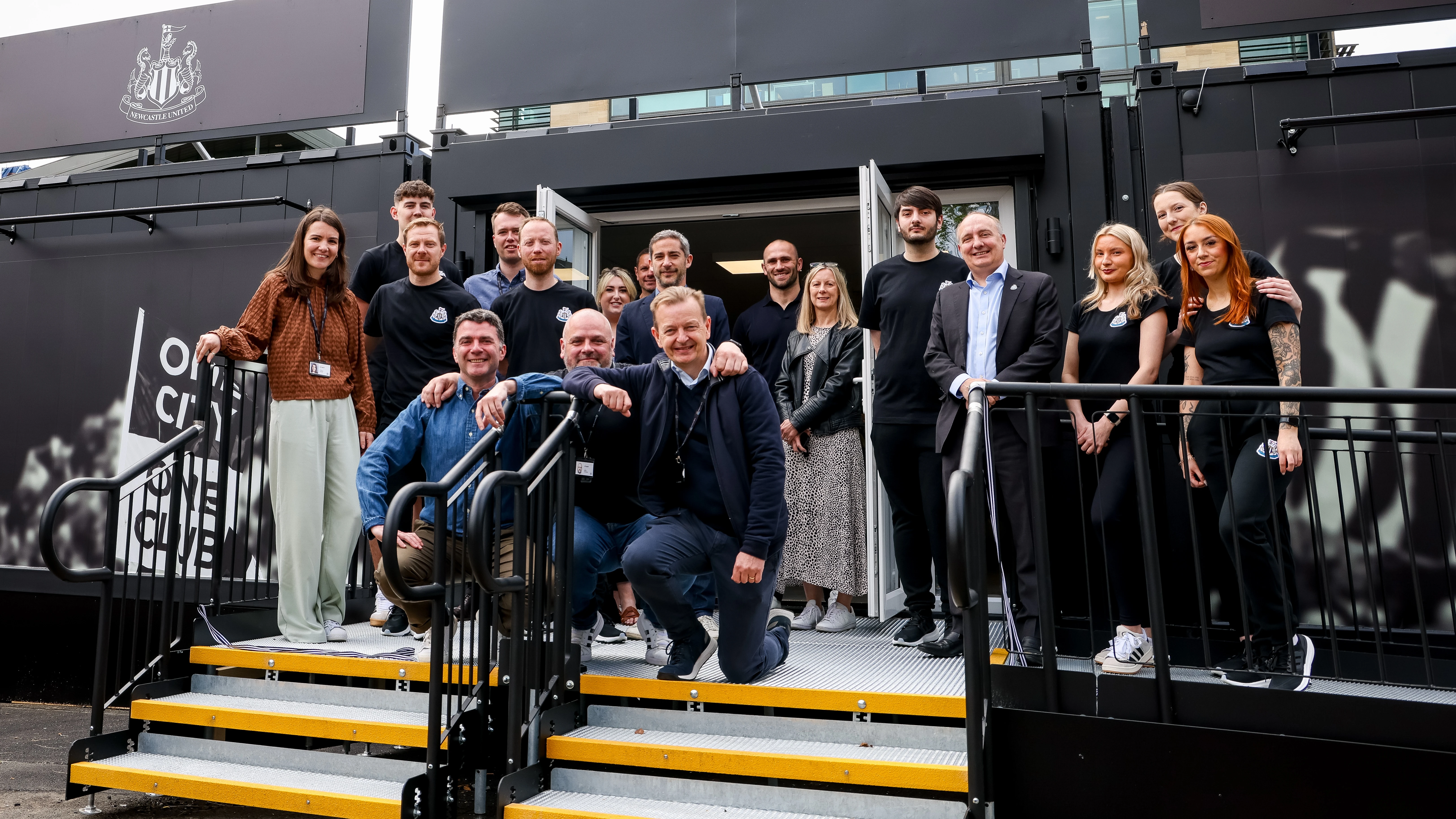 temporary-club-shop-opening